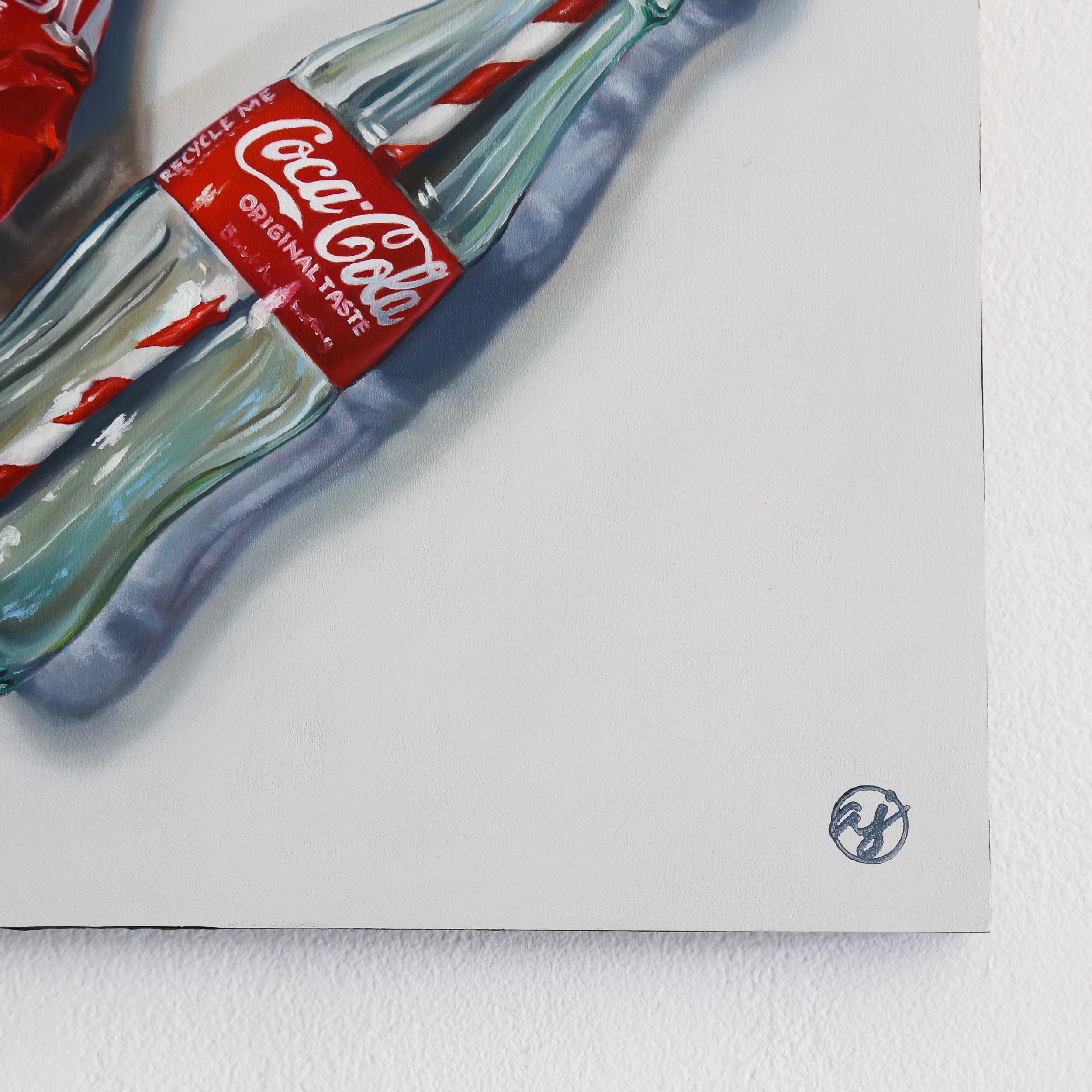 Studio Recycling (Grau), Still-Life Painting, von Abra Johnson