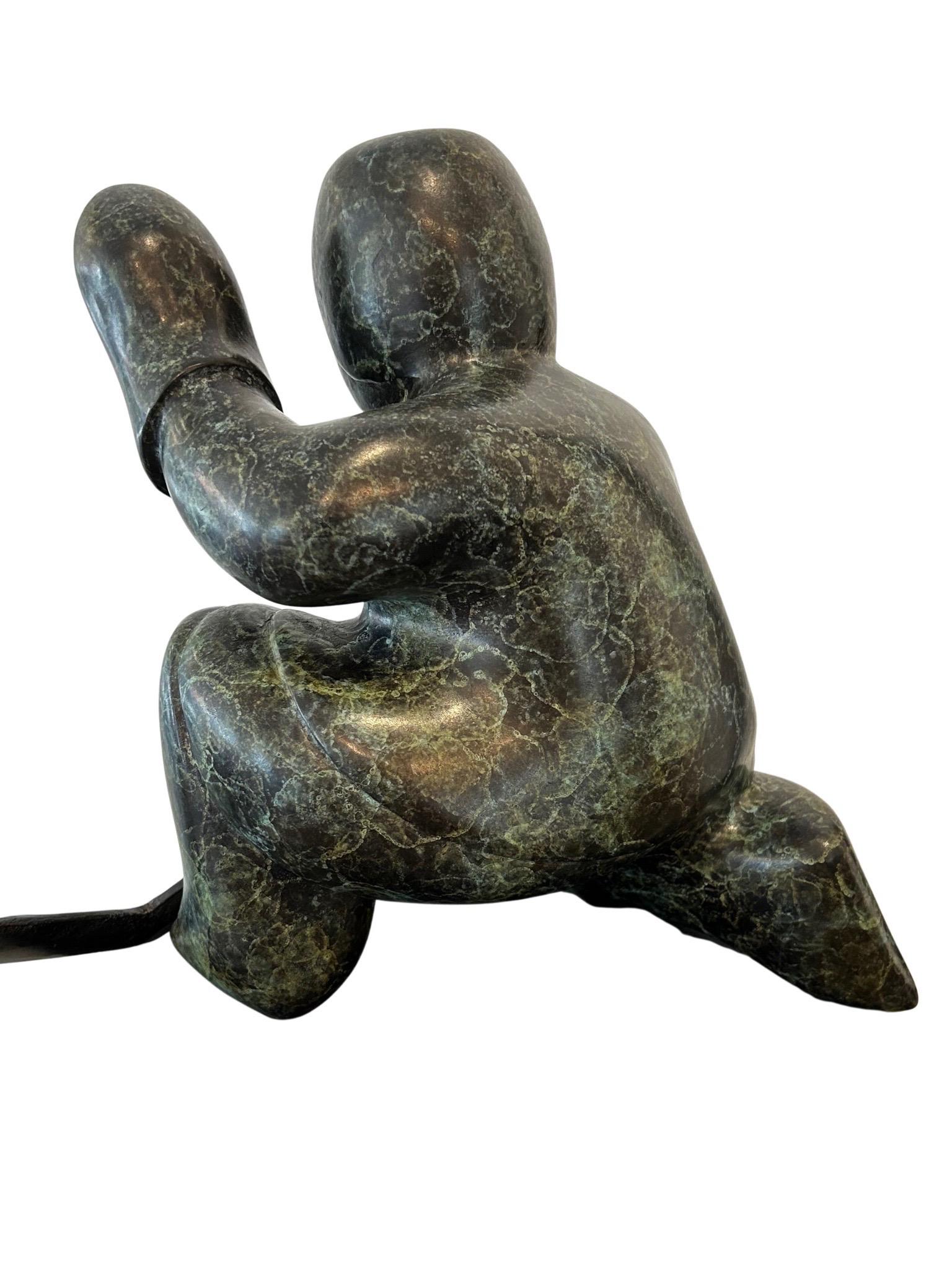 'Goalie' Scultura in bronzo fuso in edizione limitata di un giocatore di hockey - Sculpture di Abraham Anghik Ruben