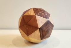 Orbe sculpté Icosahedron Frequency 2
