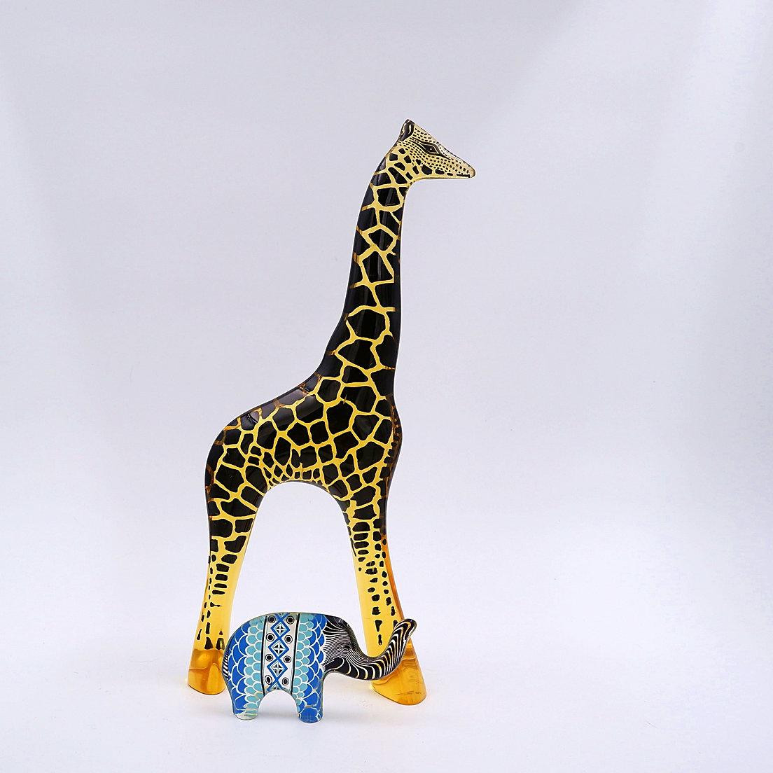 Abraham Palatnik Escultura Op Art Elefante acrílico de Lucita de mediados de siglo de Brasil Brasileño en venta