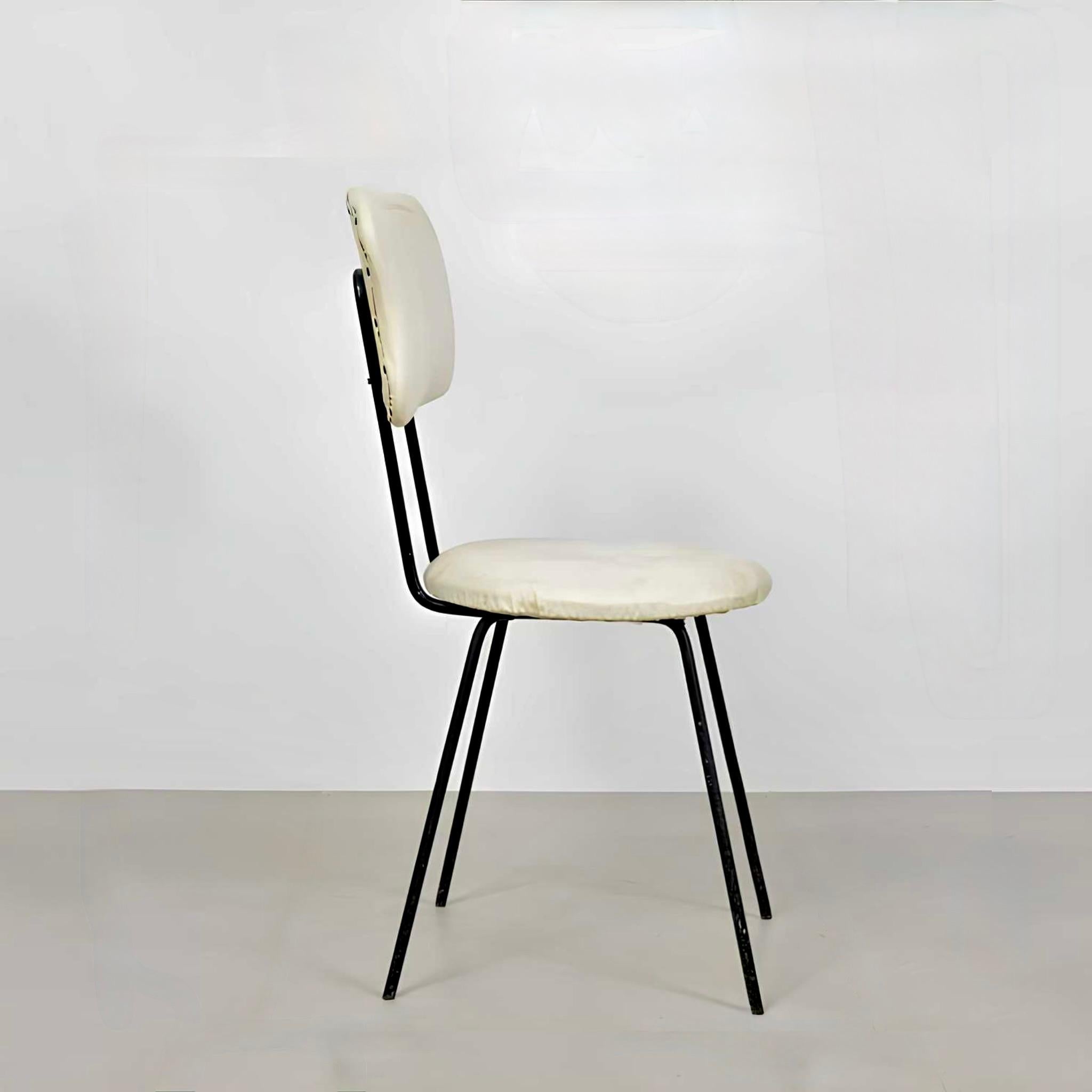 Abraham Palatnik. Stuhl, um 1950. Metall und original weißes Curvin (Moderne der Mitte des Jahrhunderts) im Angebot