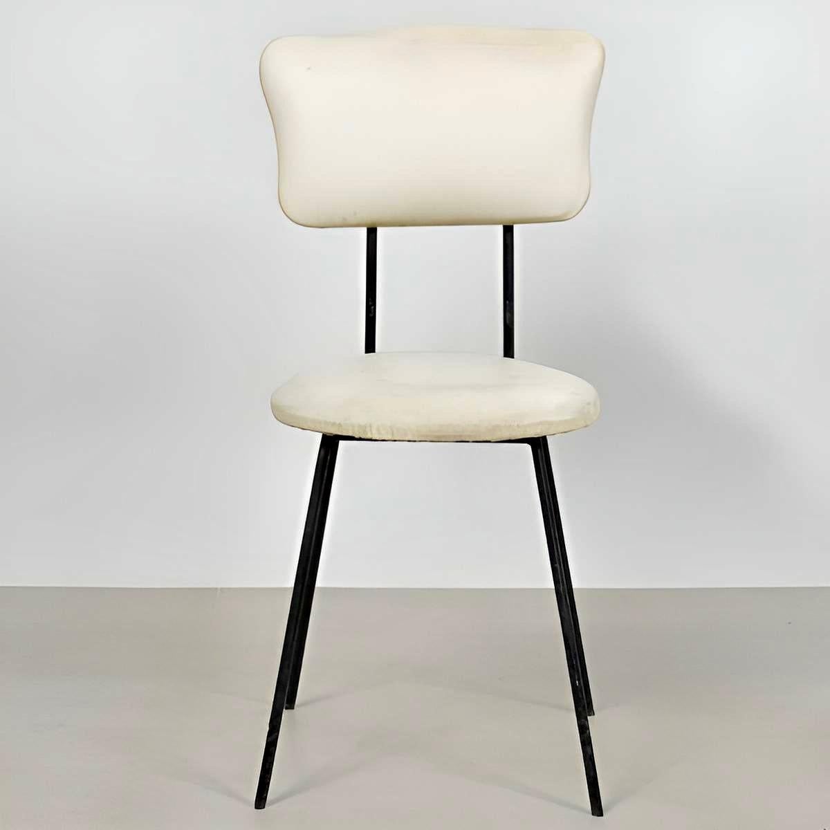 Abraham Palatnik. Stuhl, um 1950. Metall und original weißes Curvin (Brasilianisch) im Angebot