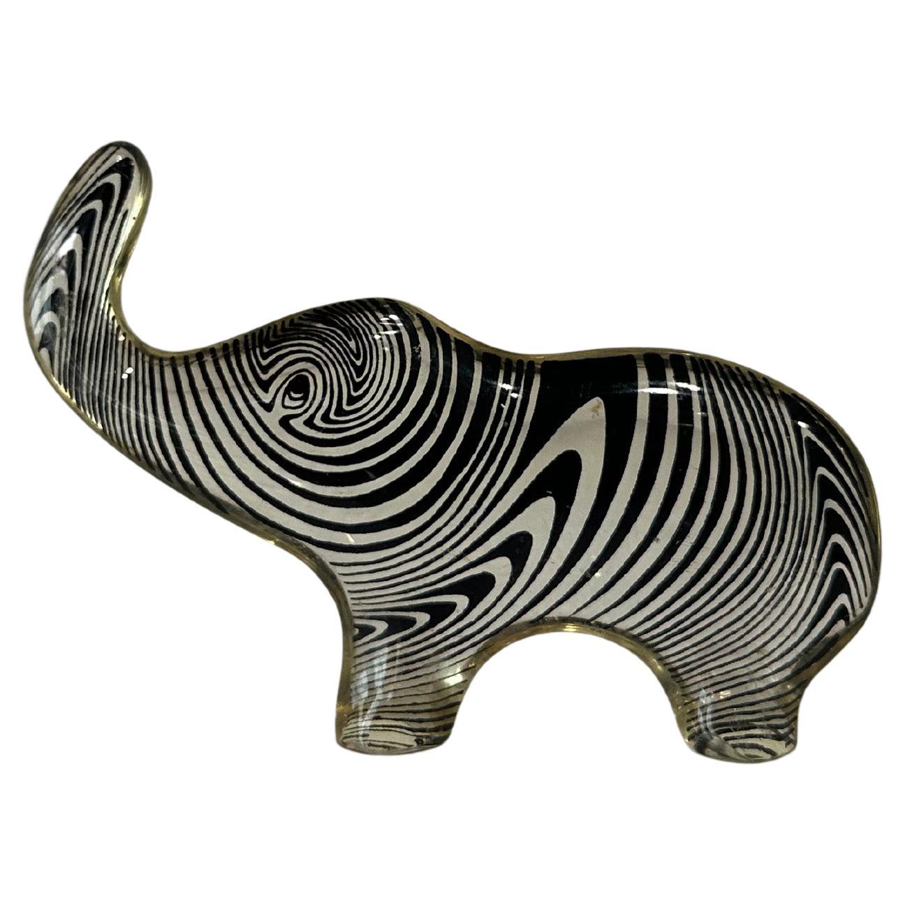 Abraham Palatnik, Elefante, scultura cinetica in resina acrilica, Brasile, C.C. 1960