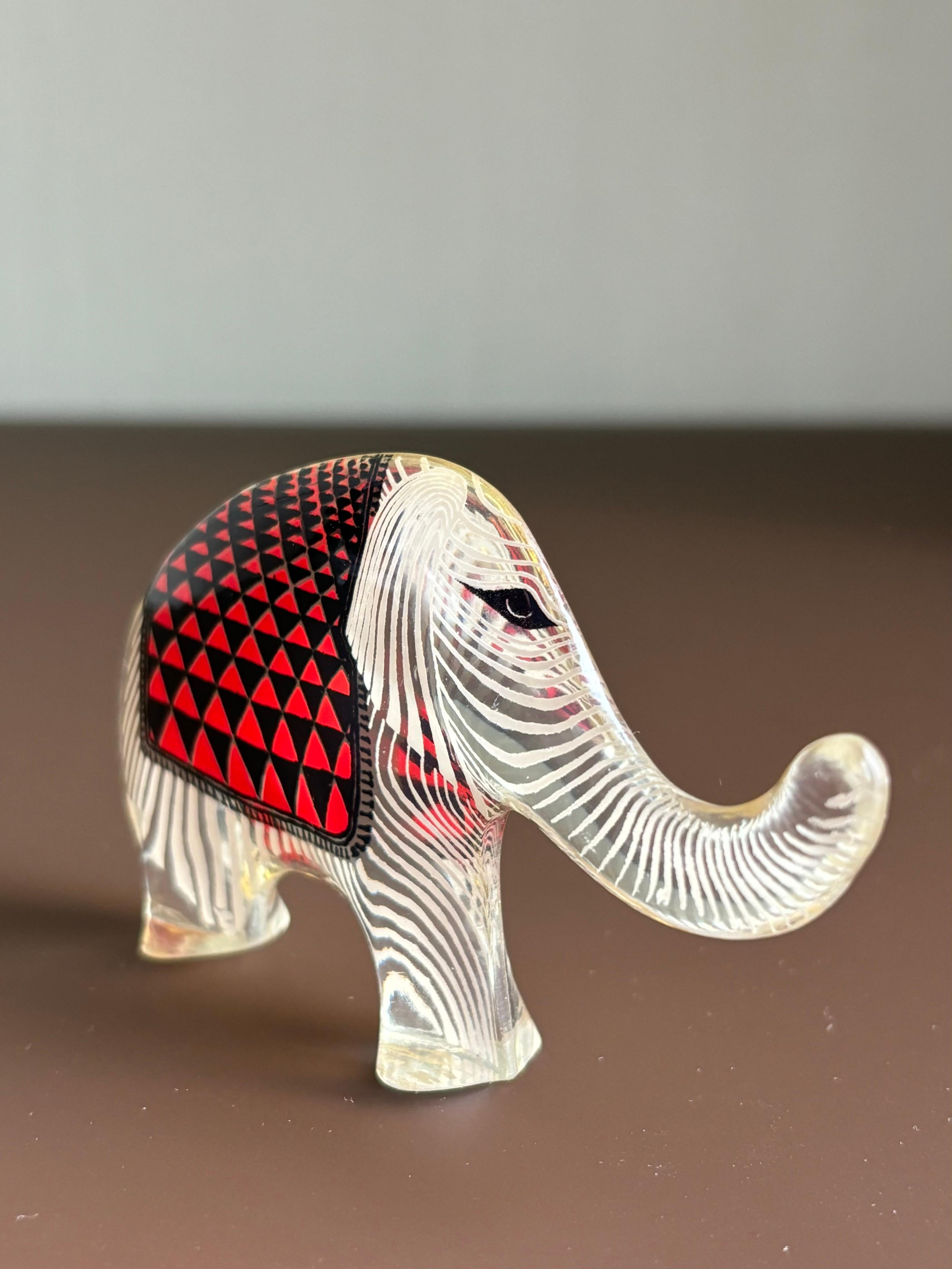 Abraham Palatnik Kinetic Lucite Acrylic Elephant. For Sale 1