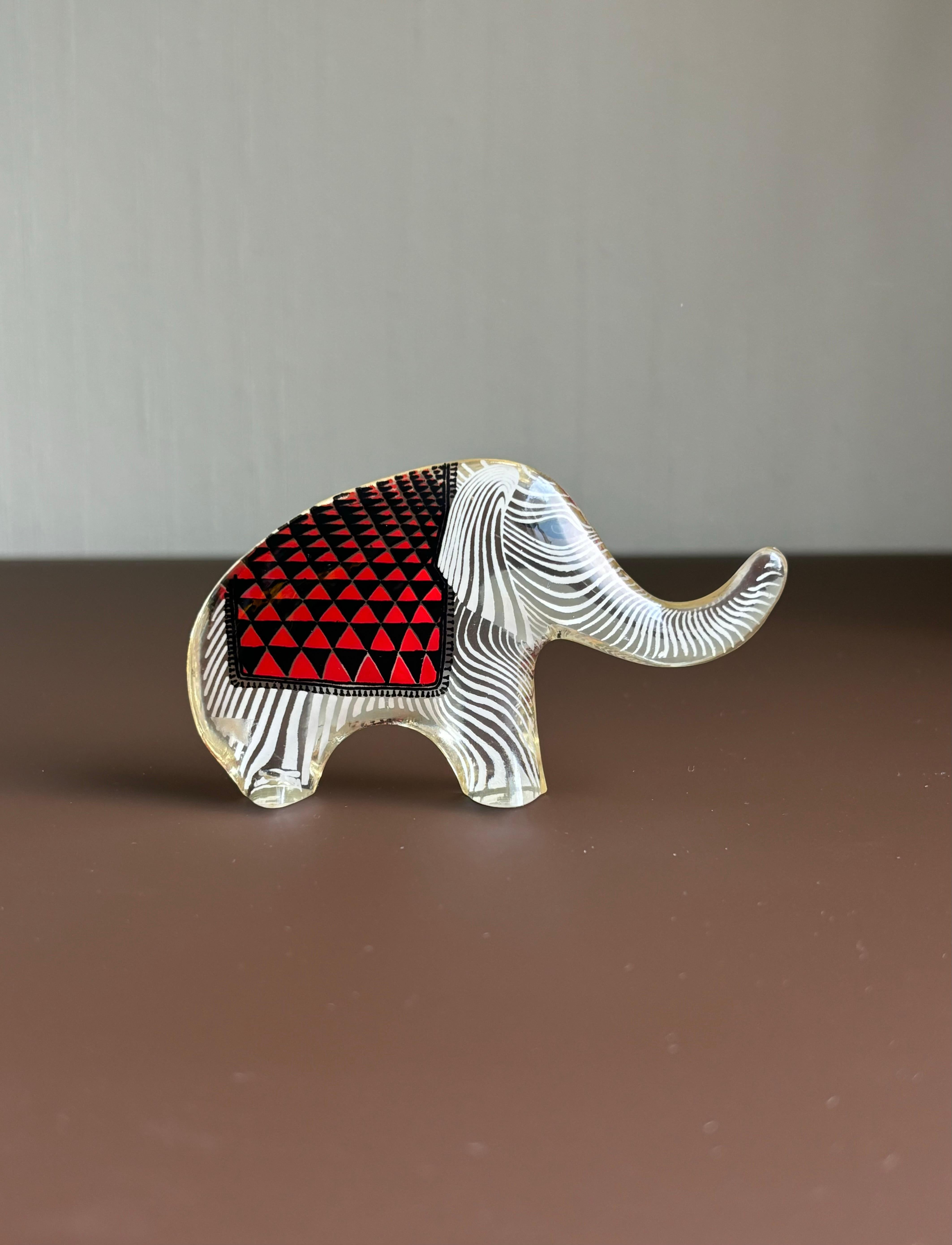 Abraham Palatnik Kinetic Lucite Acrylic Elephant. For Sale 3