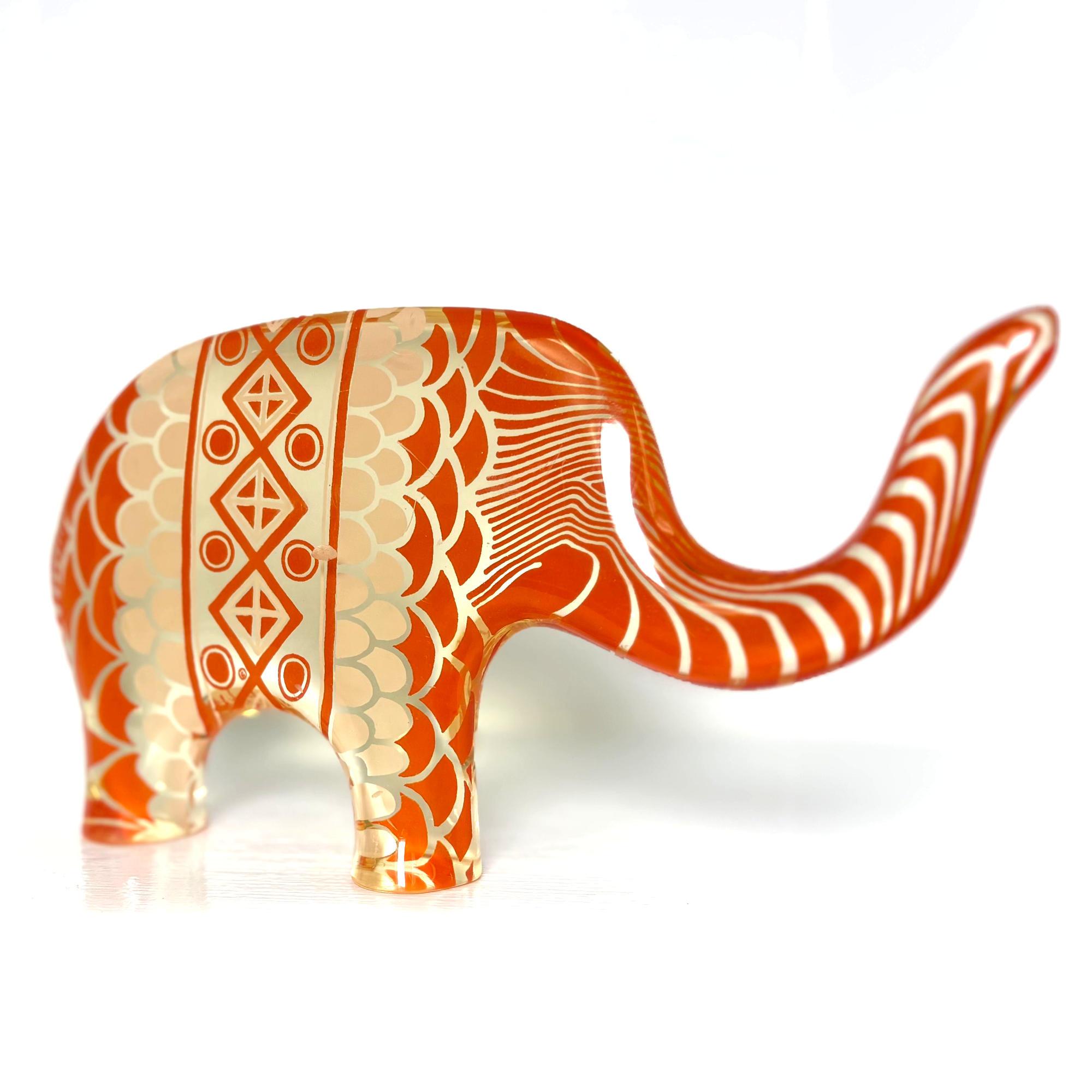 Olandese Abraham Palatnik Lucite Acrylic Red Elephant Figurine Brazil in vendita