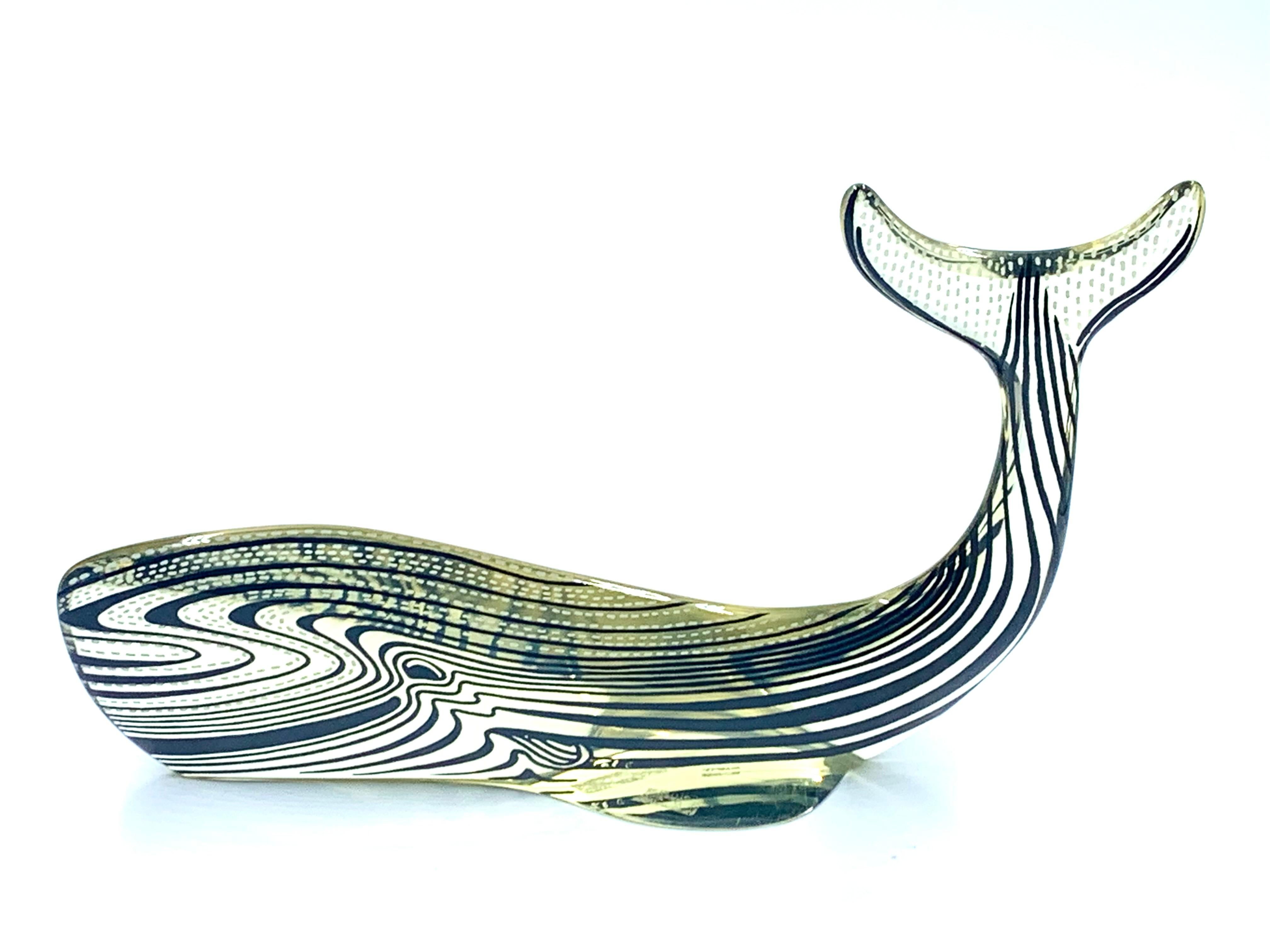 Mid-Century moderno Abraham Palatnik, lucite large Whale, Brazil, c.1970. in vendita