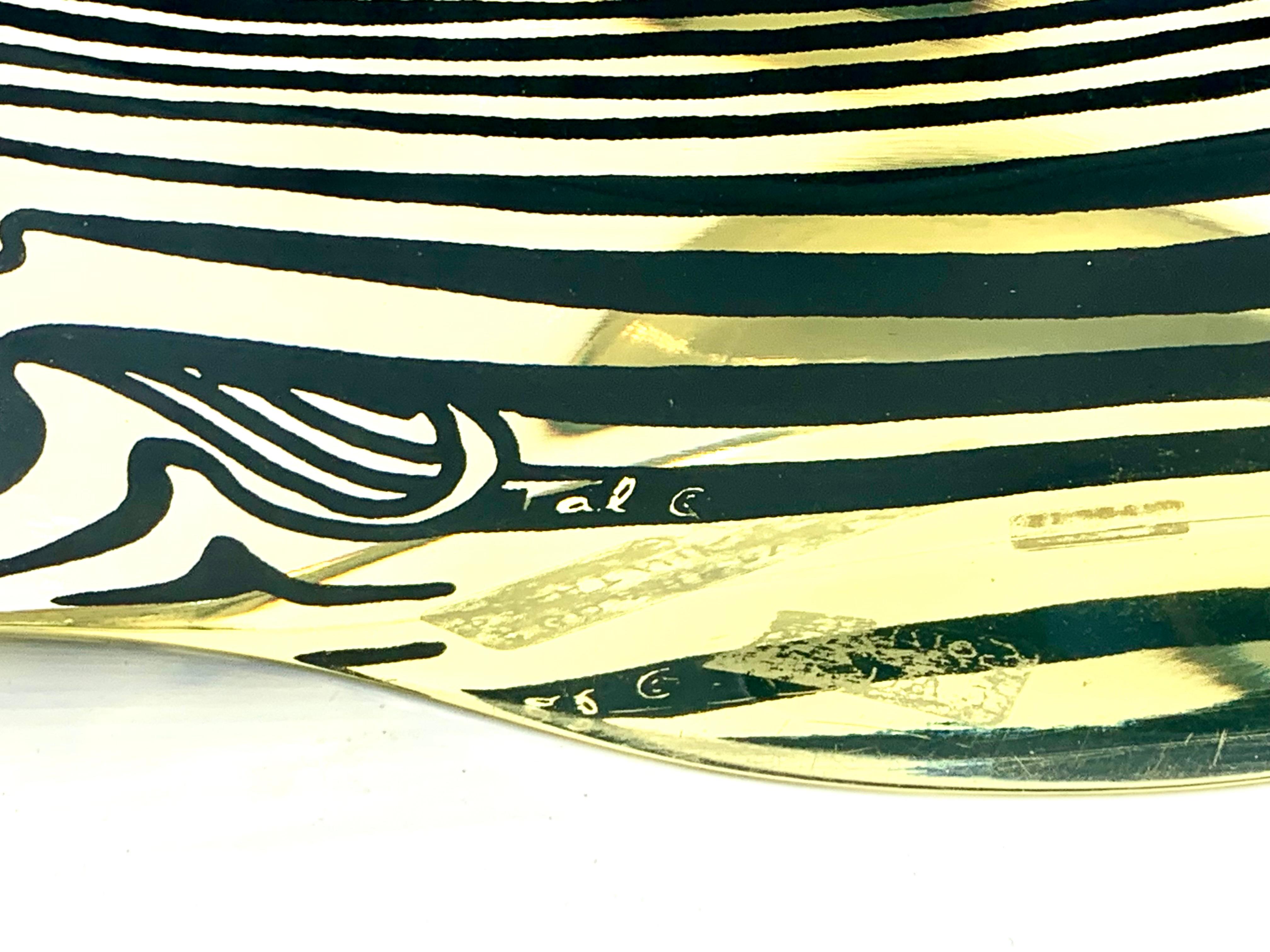 Brasiliano Abraham Palatnik, lucite large Whale, Brazil, c.1970. in vendita