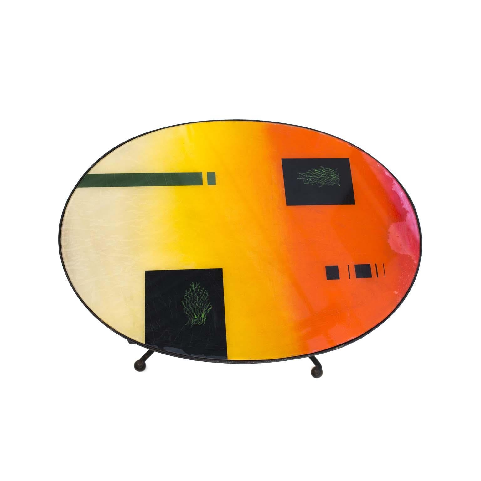 Abraham Palatnik midcentury Brazilian side table with colorful graphics, 1970s

Auxiliary table with iron structure with top with graphic design elaborated by Abraham Palatnik, famous Brazilian plastic artist.