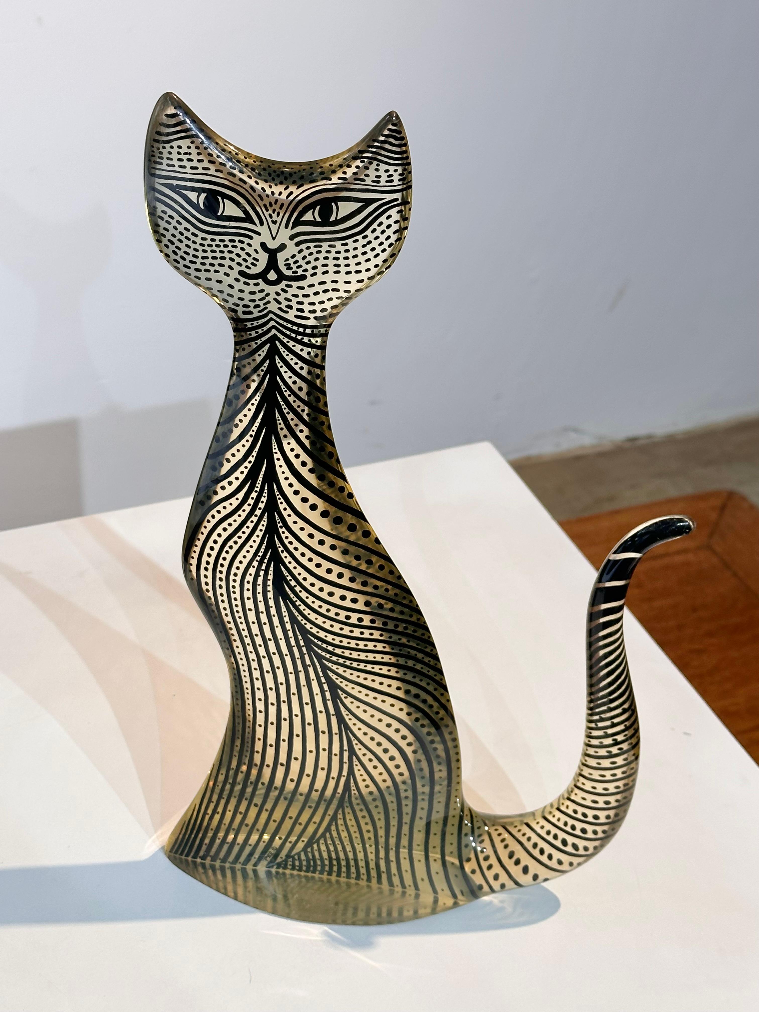 Abraham Palatnik. Op Art Cat Sculpture in Polyester Resin 1970's In Good Condition For Sale In Sao Paulo, SP