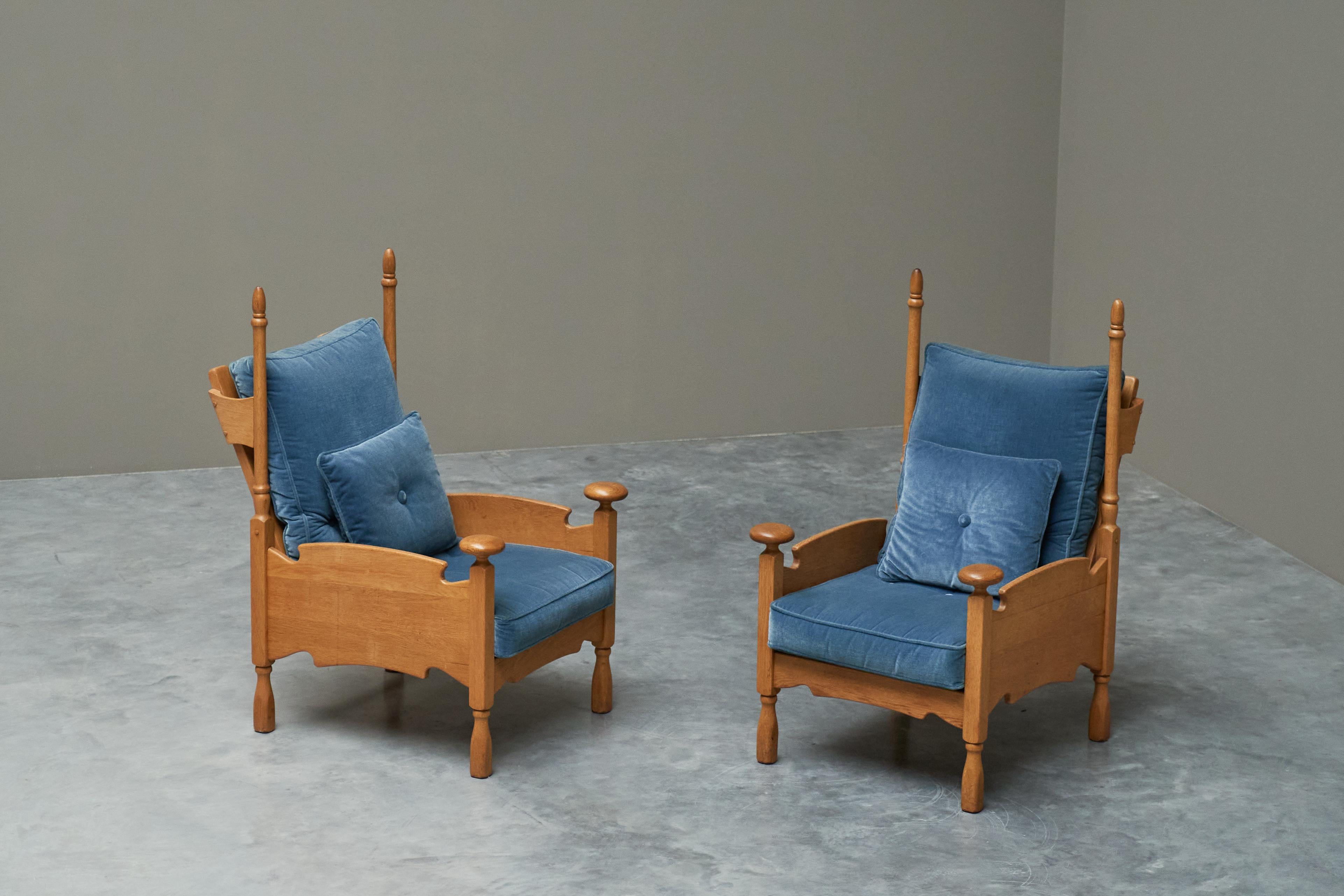 Mid-Century Modern Abraham Sprij Pair of Lounge Chairs in Solid Oak and Blue Velvet 1960s For Sale