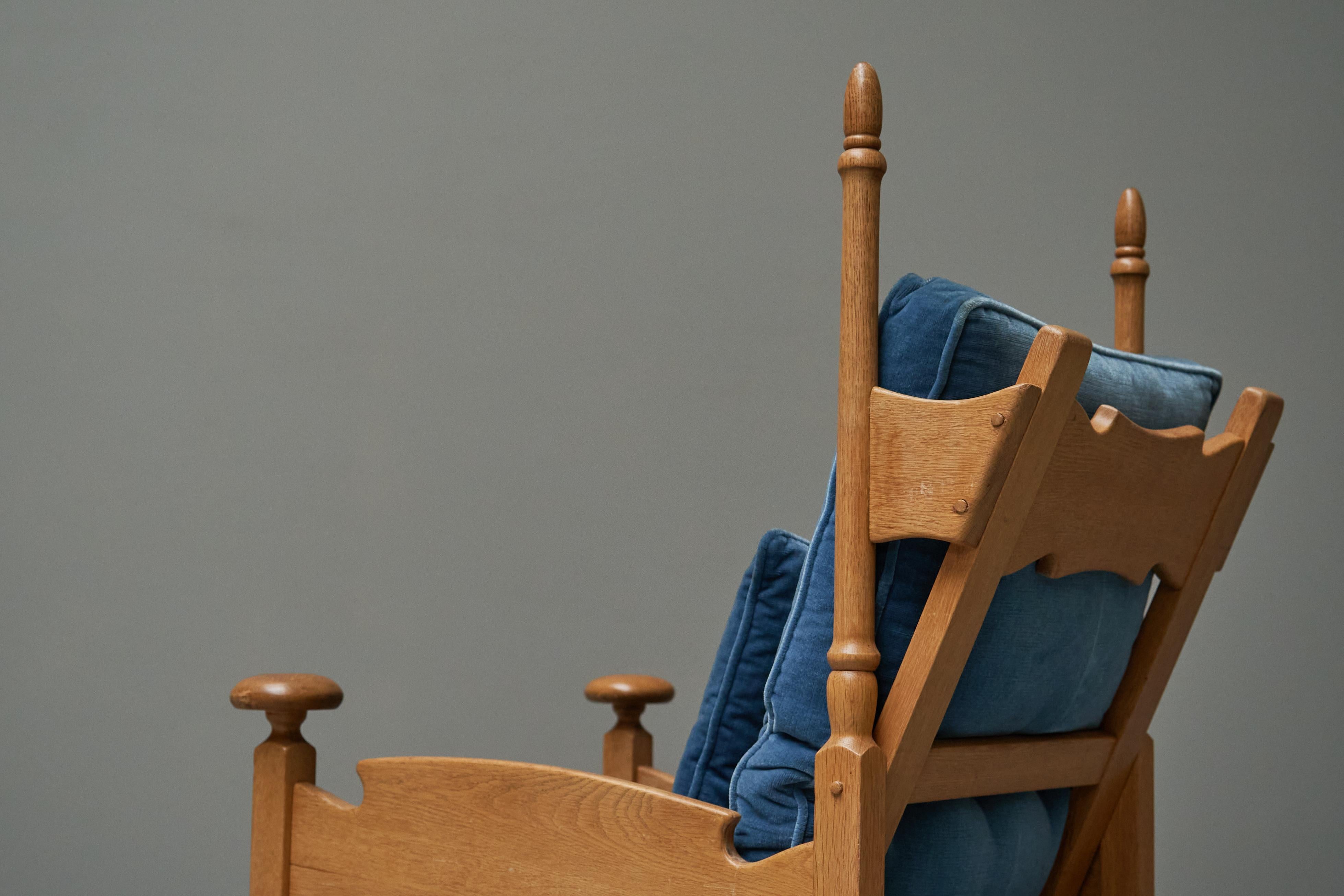 Dutch Abraham Sprij Pair of Lounge Chairs in Solid Oak and Blue Velvet 1960s For Sale