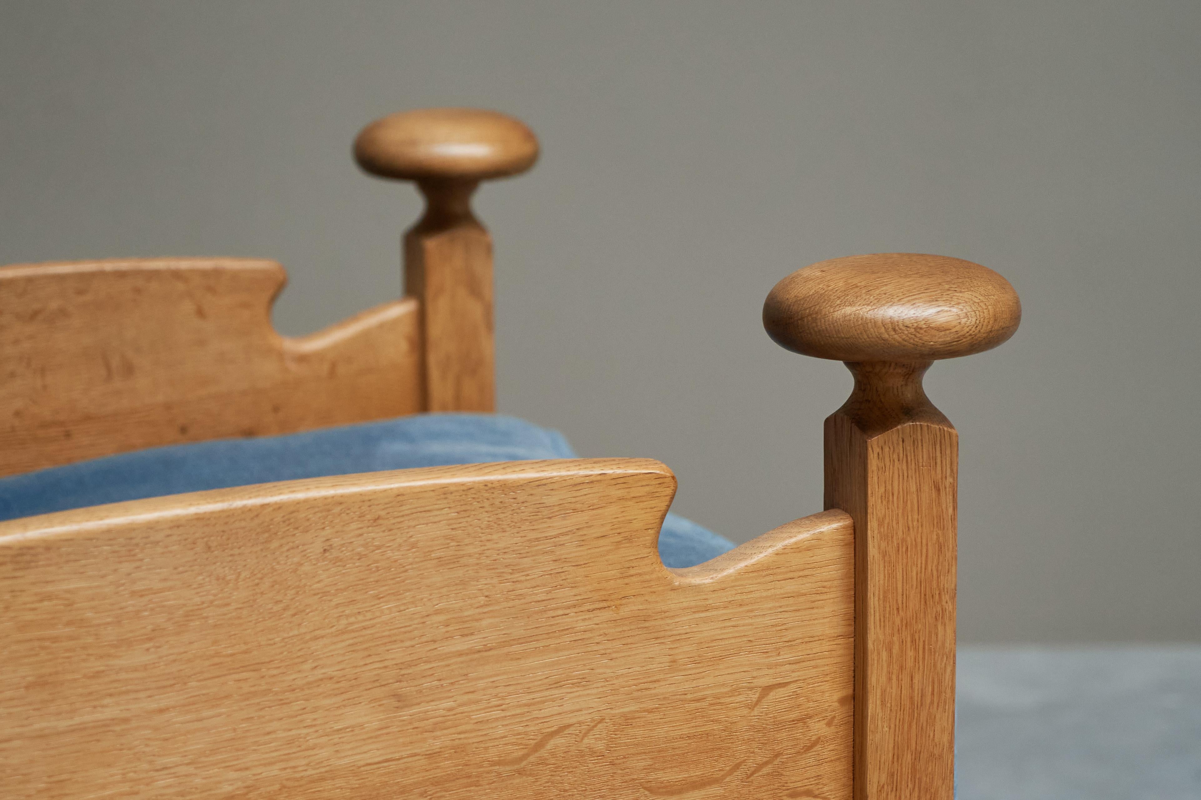 Abraham Sprij Pair of Lounge Chairs in Solid Oak and Blue Velvet 1960s In Good Condition For Sale In Meer, VAN