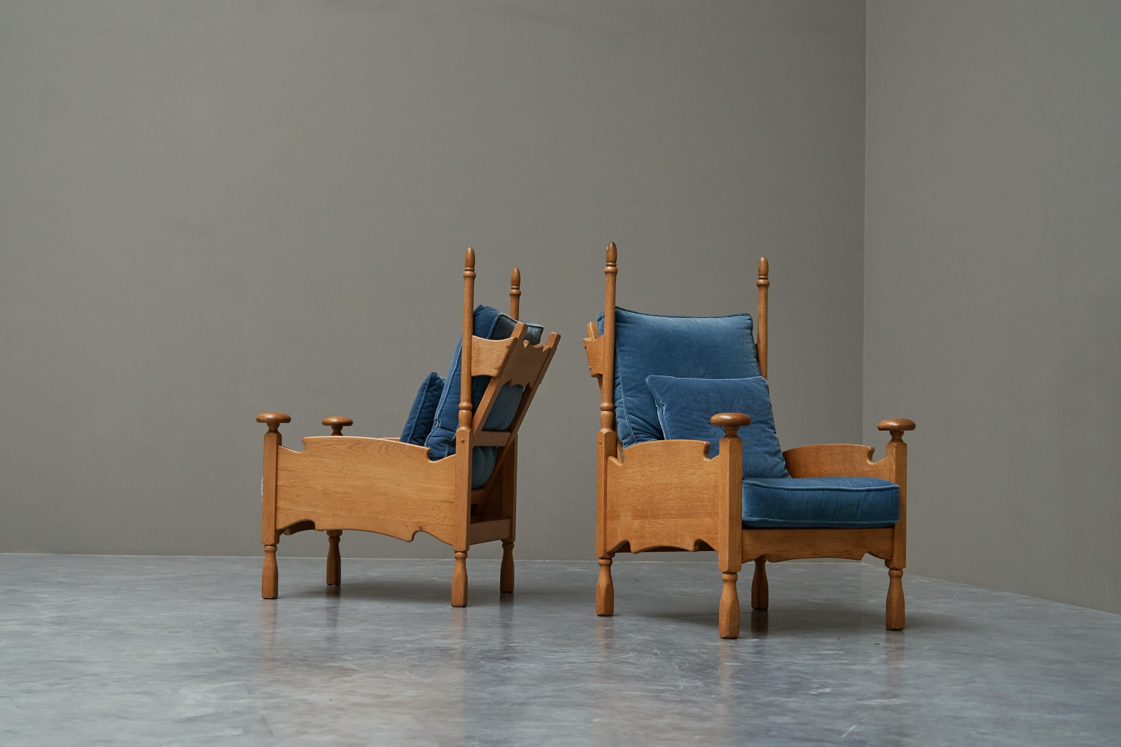 20th Century Abraham Sprij Pair of Lounge Chairs in Solid Oak and Blue Velvet 1960s For Sale