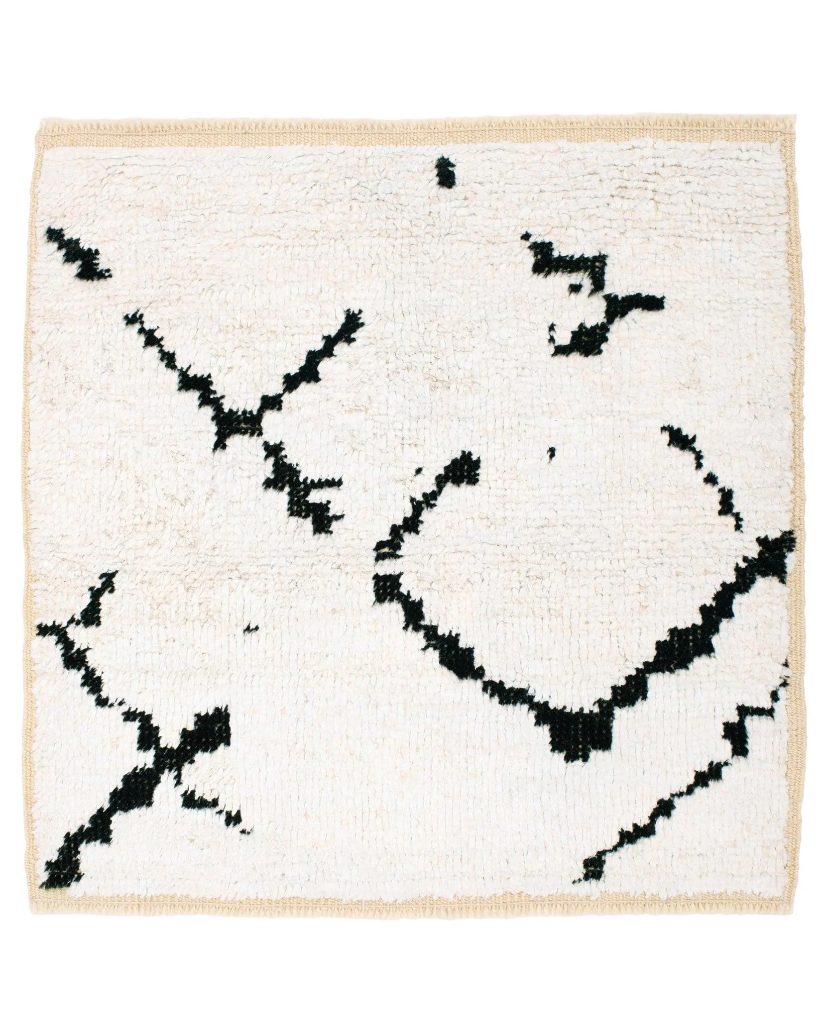 Absence Bleached White Recycled Hemp & Goat Hair Hand-knotted Rug by Knots Rugs In New Condition For Sale In London, GB