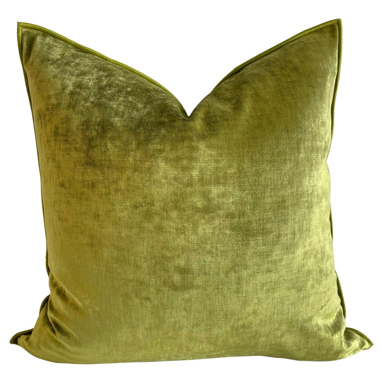 Royal Velvet Accent Pillow For Sale at 1stDibs