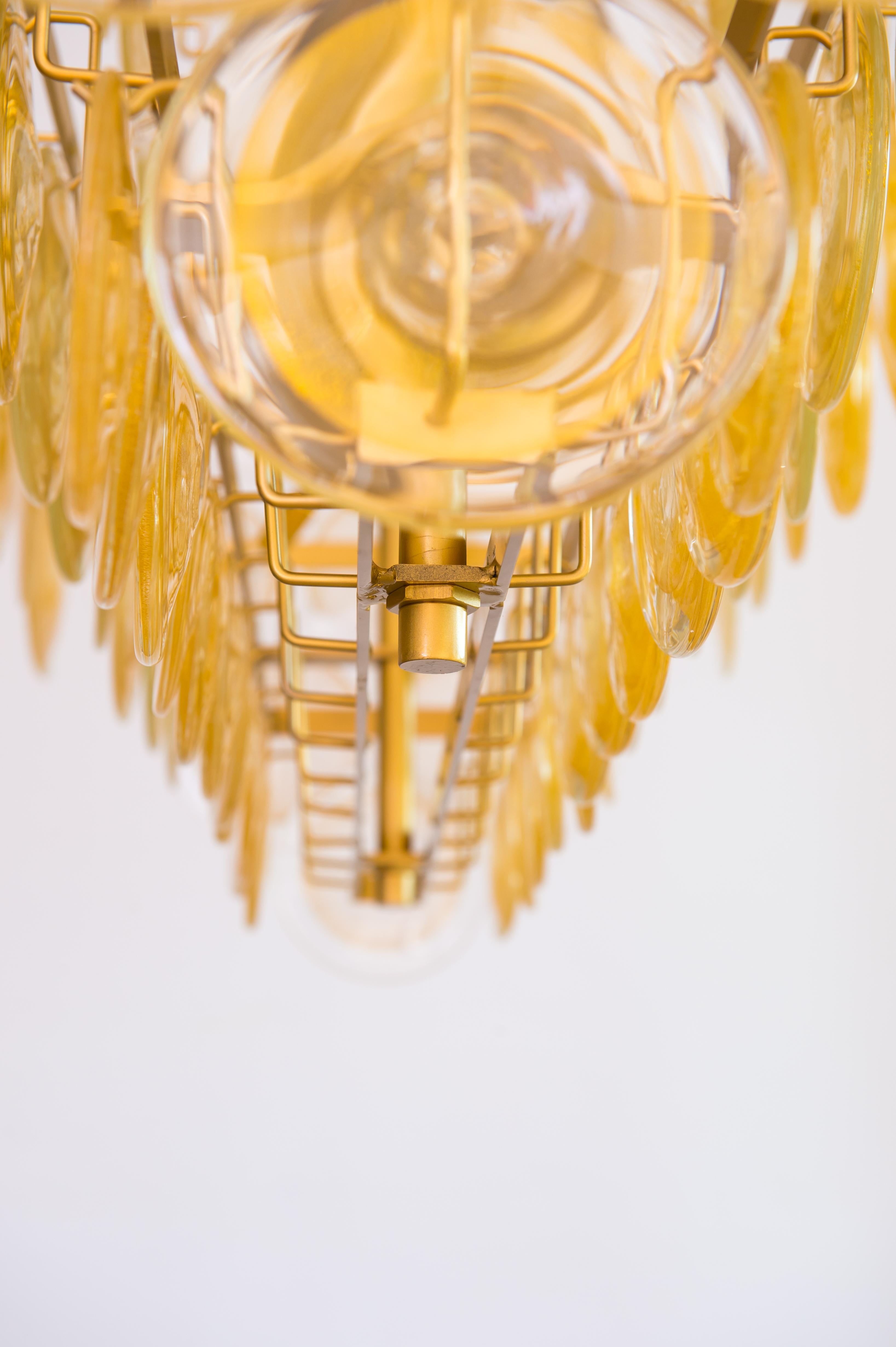 Absolute Gold Chandelier with Plates in Murano Glass and Gold Leaf Italy 1990s  For Sale 4