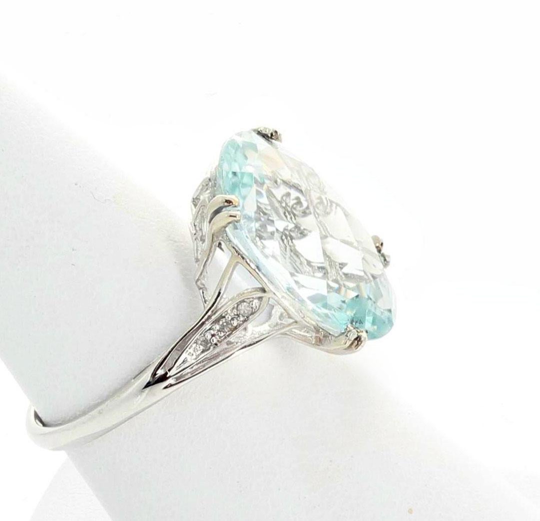 AJD RARE NATURAL Atemberaubender Ring mit 15,4 Karat blauem Topas und Diamanten, atemberaubend klar für Damen oder Herren im Angebot