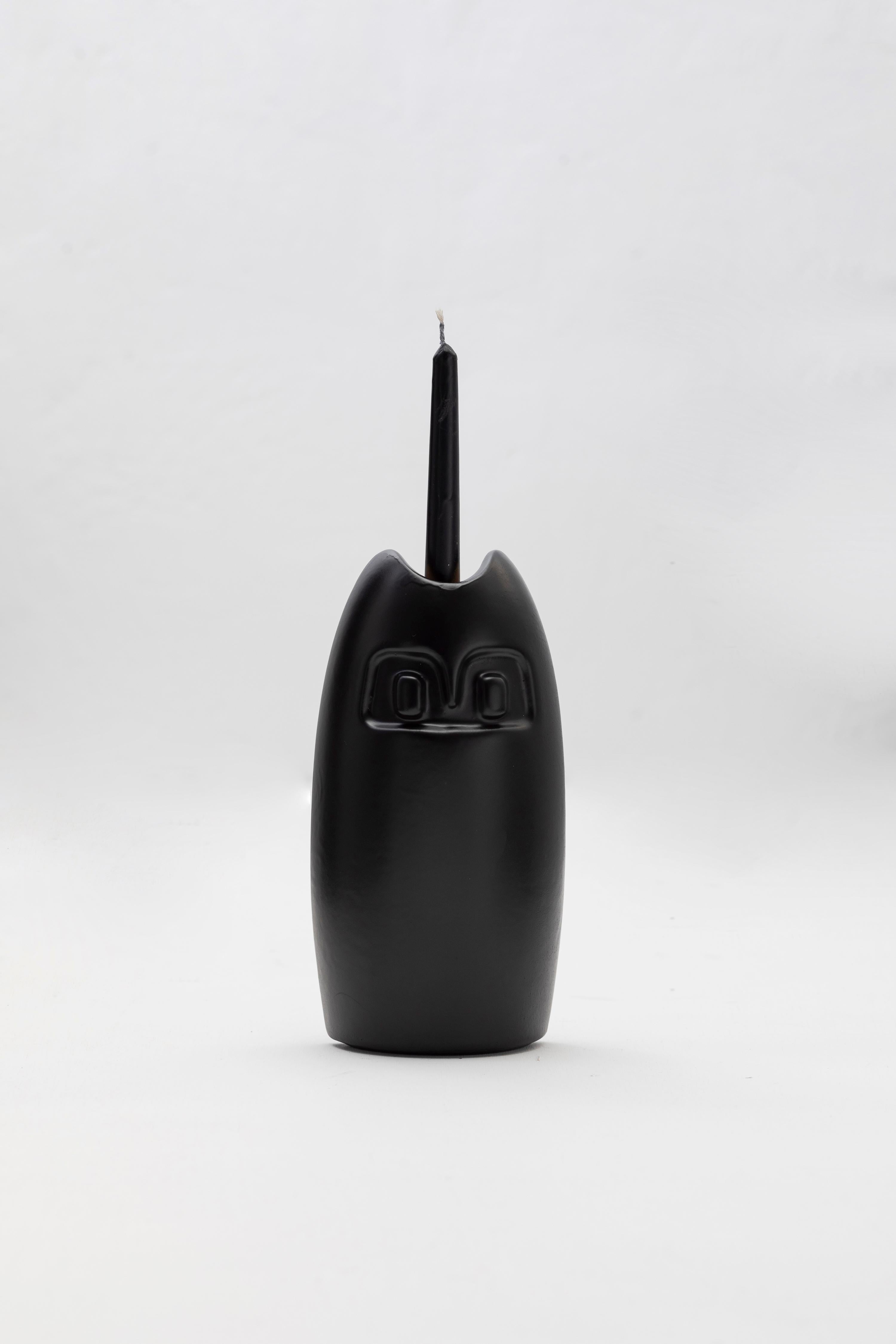 Équatorien Bougeoir décoratif ABSOLUTO en céramique émaillée noire avec détails de lustre doré en vente