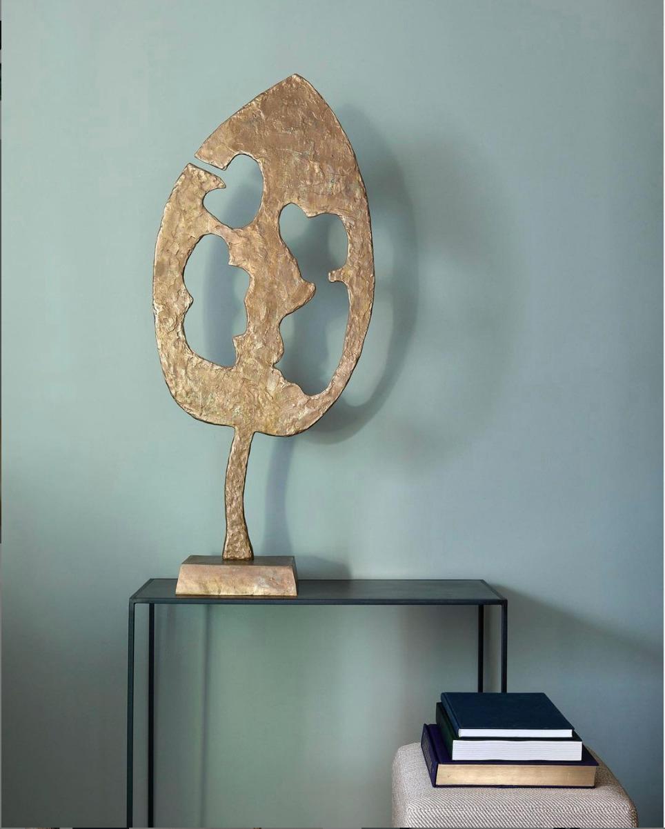 Abstract 03 sculpture by Herma de Wit, 2020
Edition: 4 + 2AP
Dimensions: 123 x 52 x 24 cm
Materials: bronze.

Nature, a boundless source of inspiration and pure beauty. Those who are not touched by it miss access to what is fundamental. It is