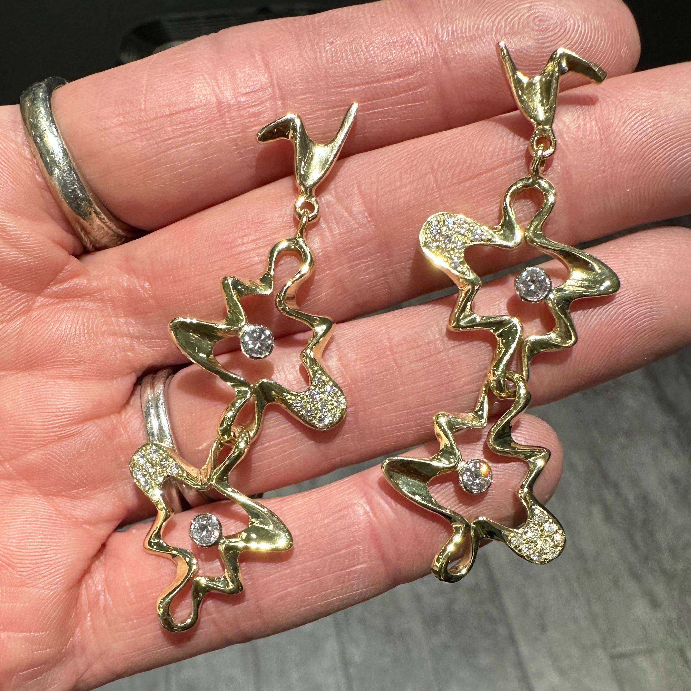 Pendants d'oreilles « Parkies » en or jaune 18 carats avec diamants abstraits de 0,77 carat en vente 6