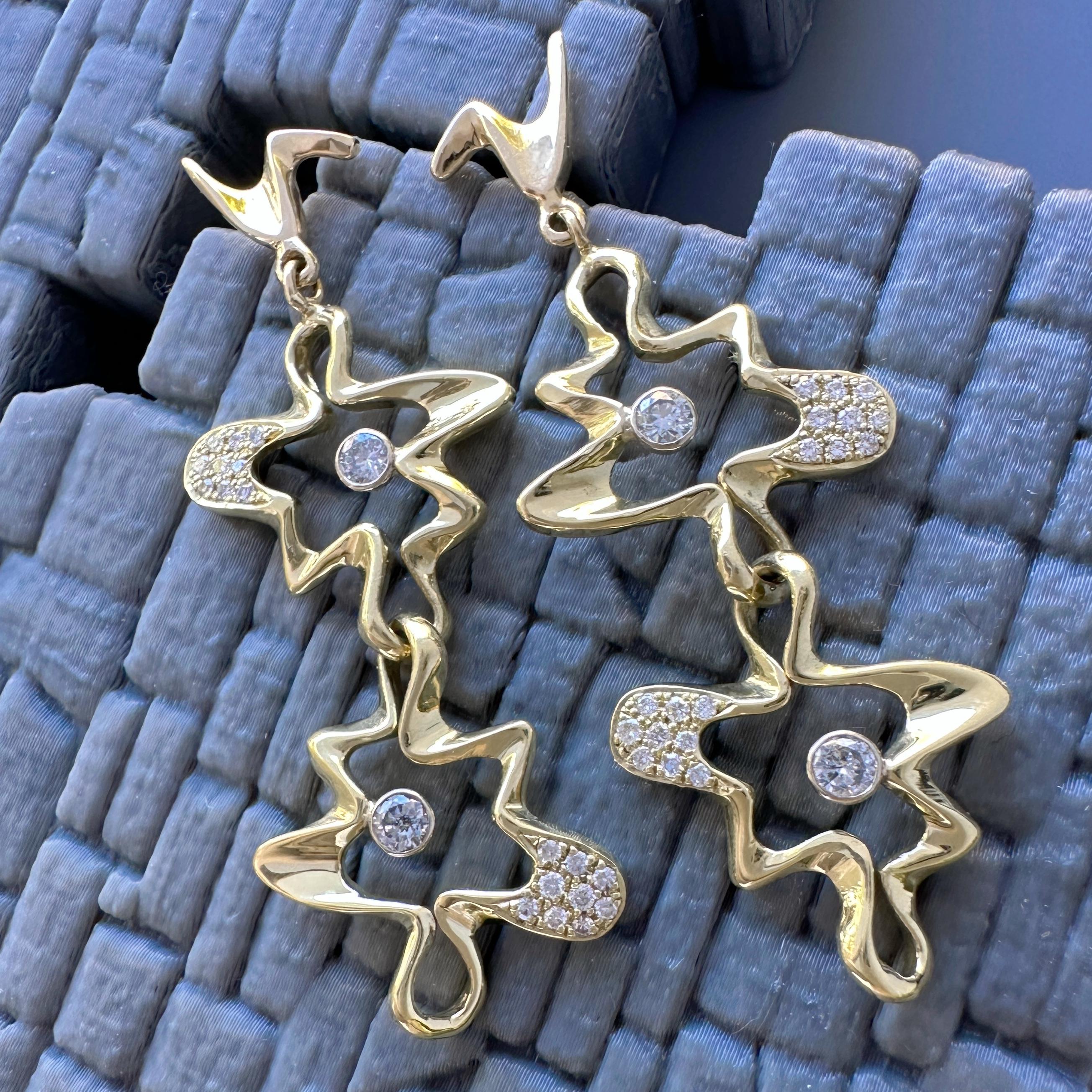 Pendants d'oreilles « Parkies » en or jaune 18 carats avec diamants abstraits de 0,77 carat en vente 2