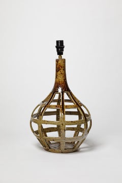 Abstraktes 20. Jahrhundert Design braune Keramik Tischlampe von J Georges 1960