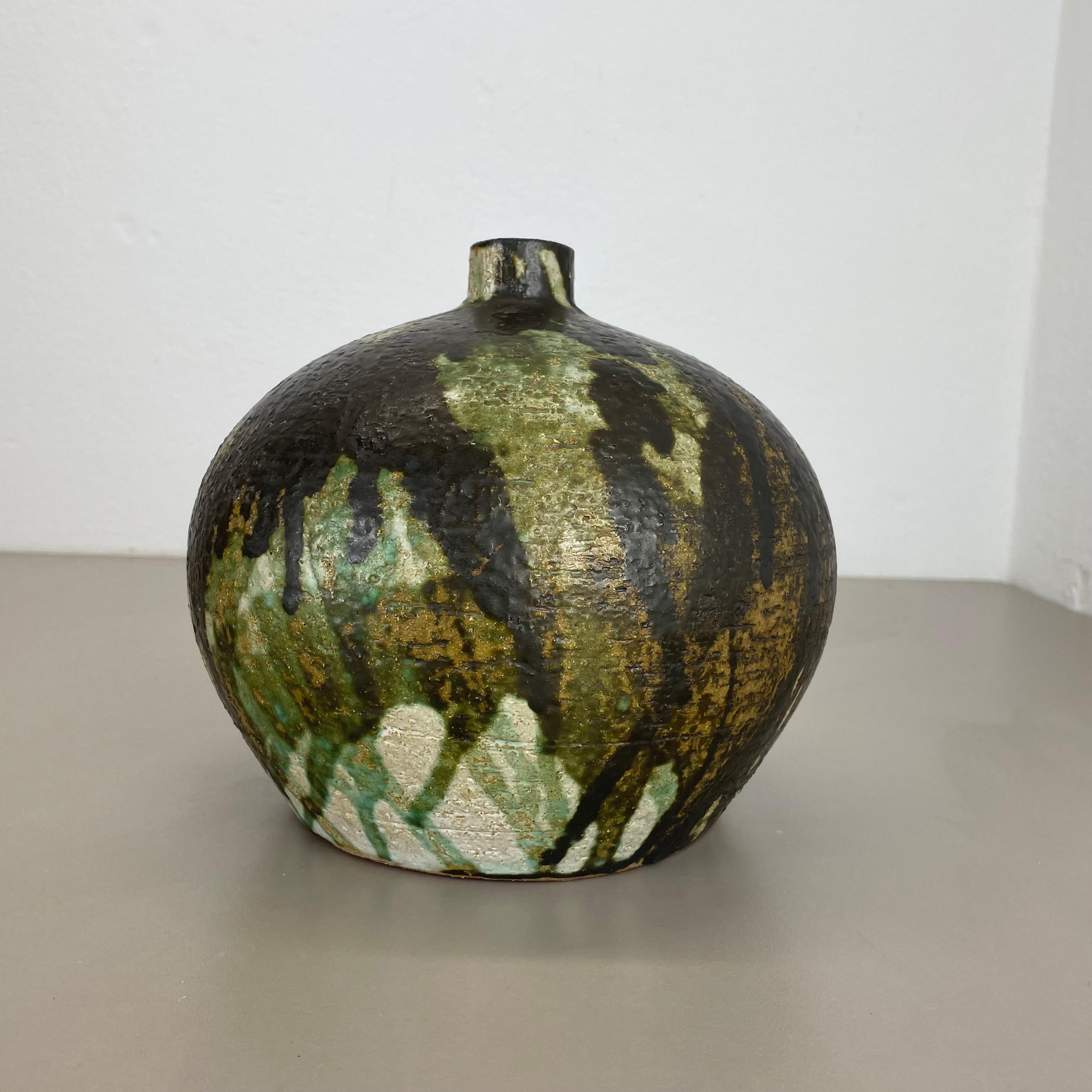 Abstrakte 21cm Keramik-Studio-Keramik-Vase von Gerhard Liebenthron, Deutschland, 1960er Jahre (Moderne der Mitte des Jahrhunderts) im Angebot