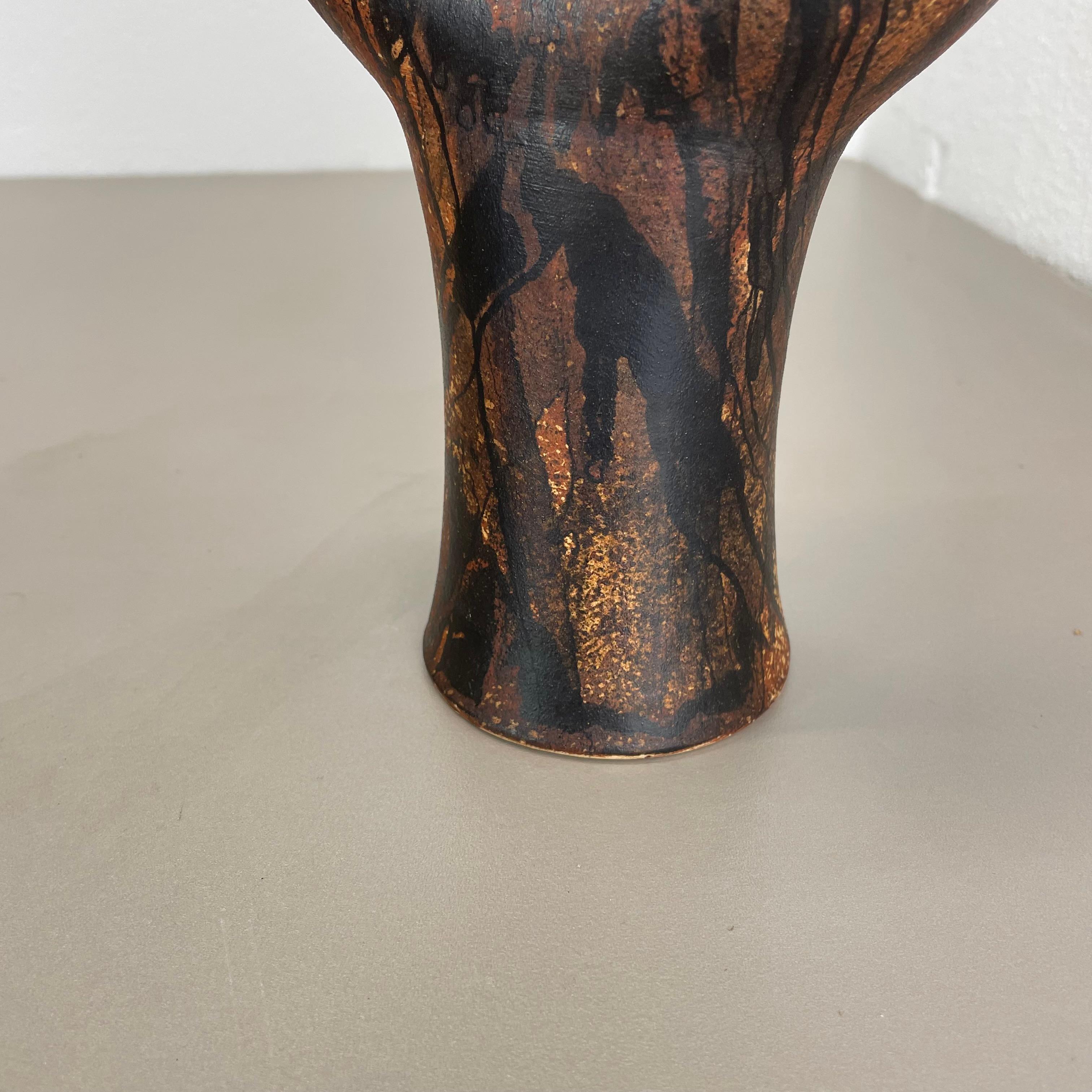 Vaso astratto da 37 cm in ceramica Studio Pottery, Gerhard Liebenthron, Germania, 1979 in vendita 7