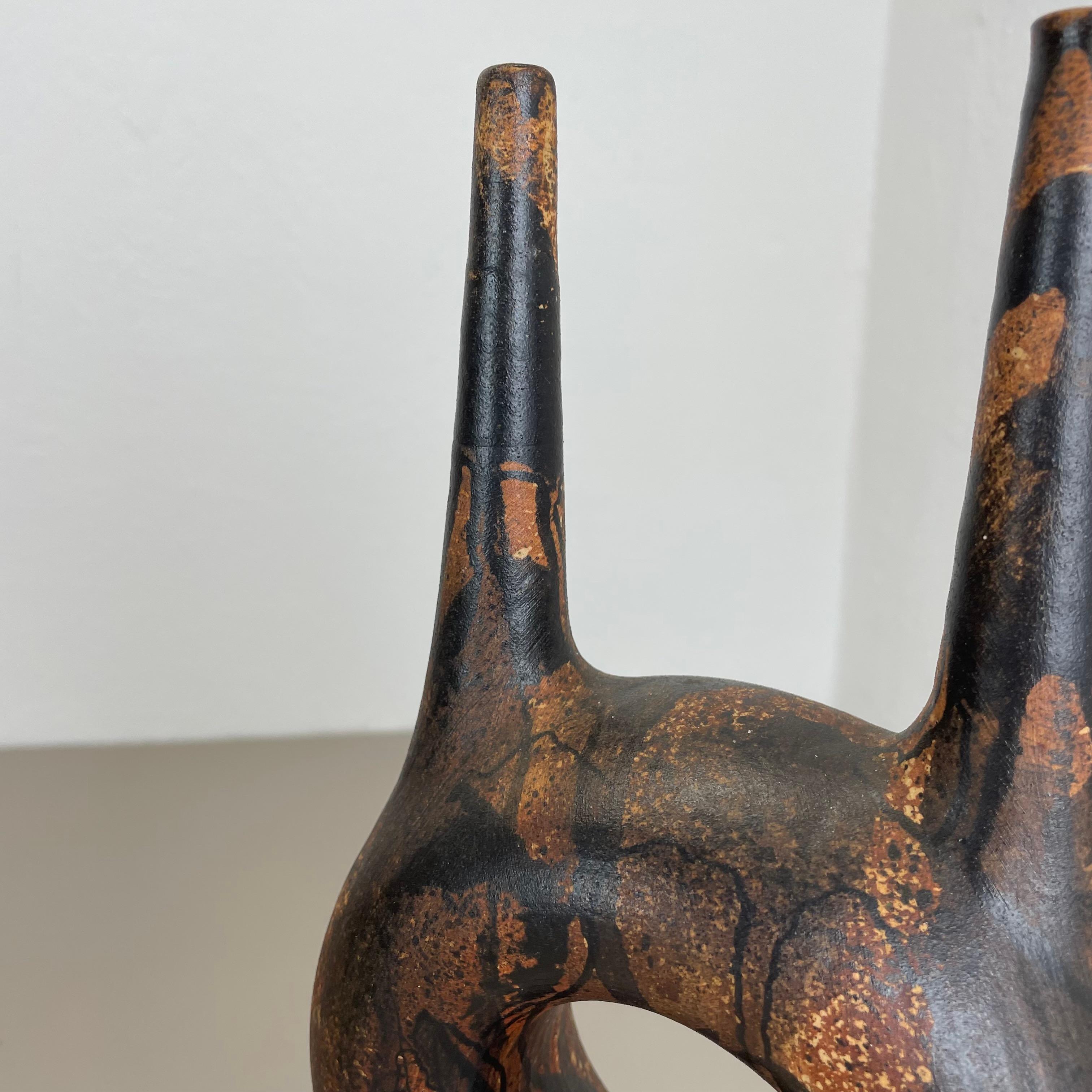 Vaso astratto da 37 cm in ceramica Studio Pottery, Gerhard Liebenthron, Germania, 1979 in vendita 8