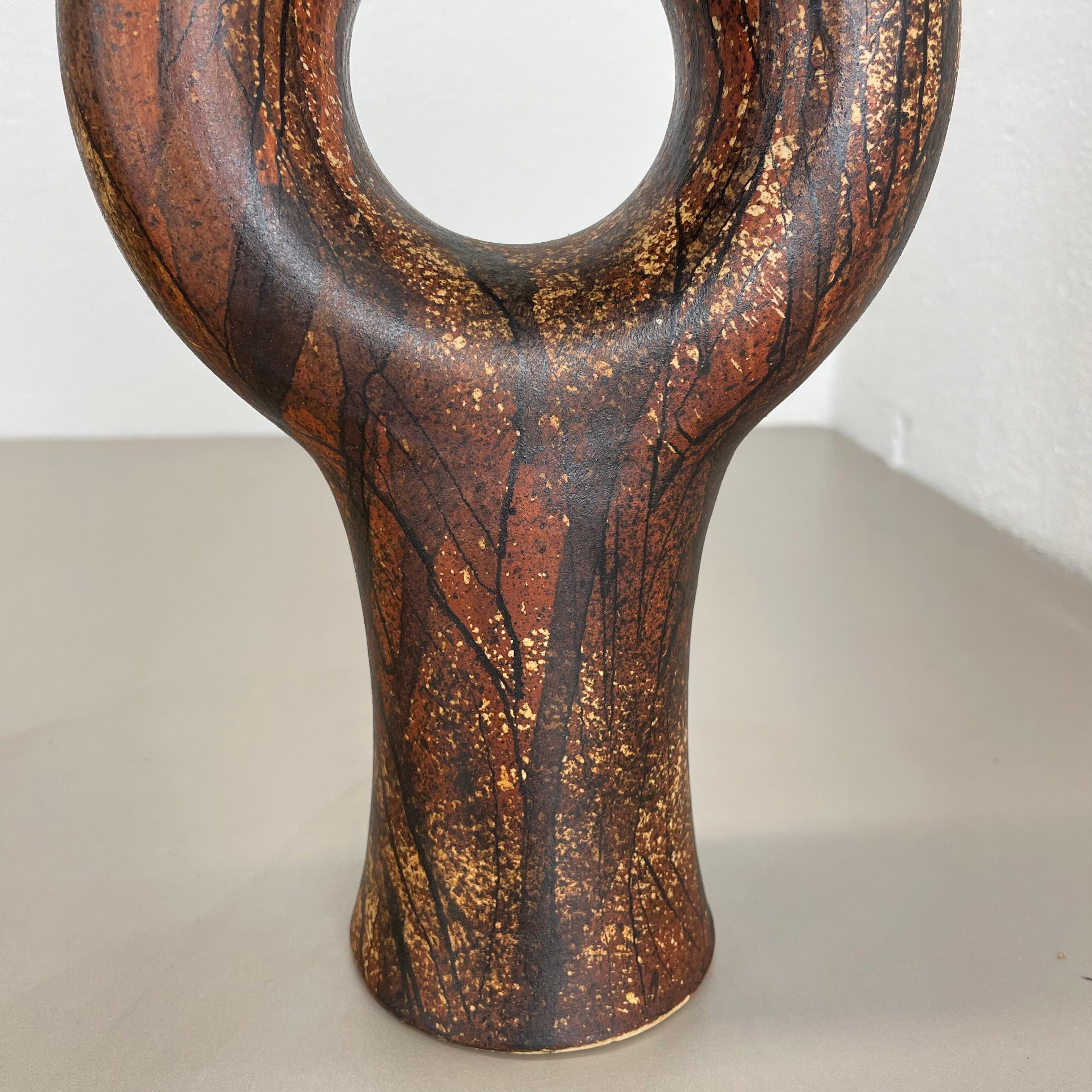 Vaso astratto da 37 cm in ceramica Studio Pottery, Gerhard Liebenthron, Germania, 1979 in vendita 2