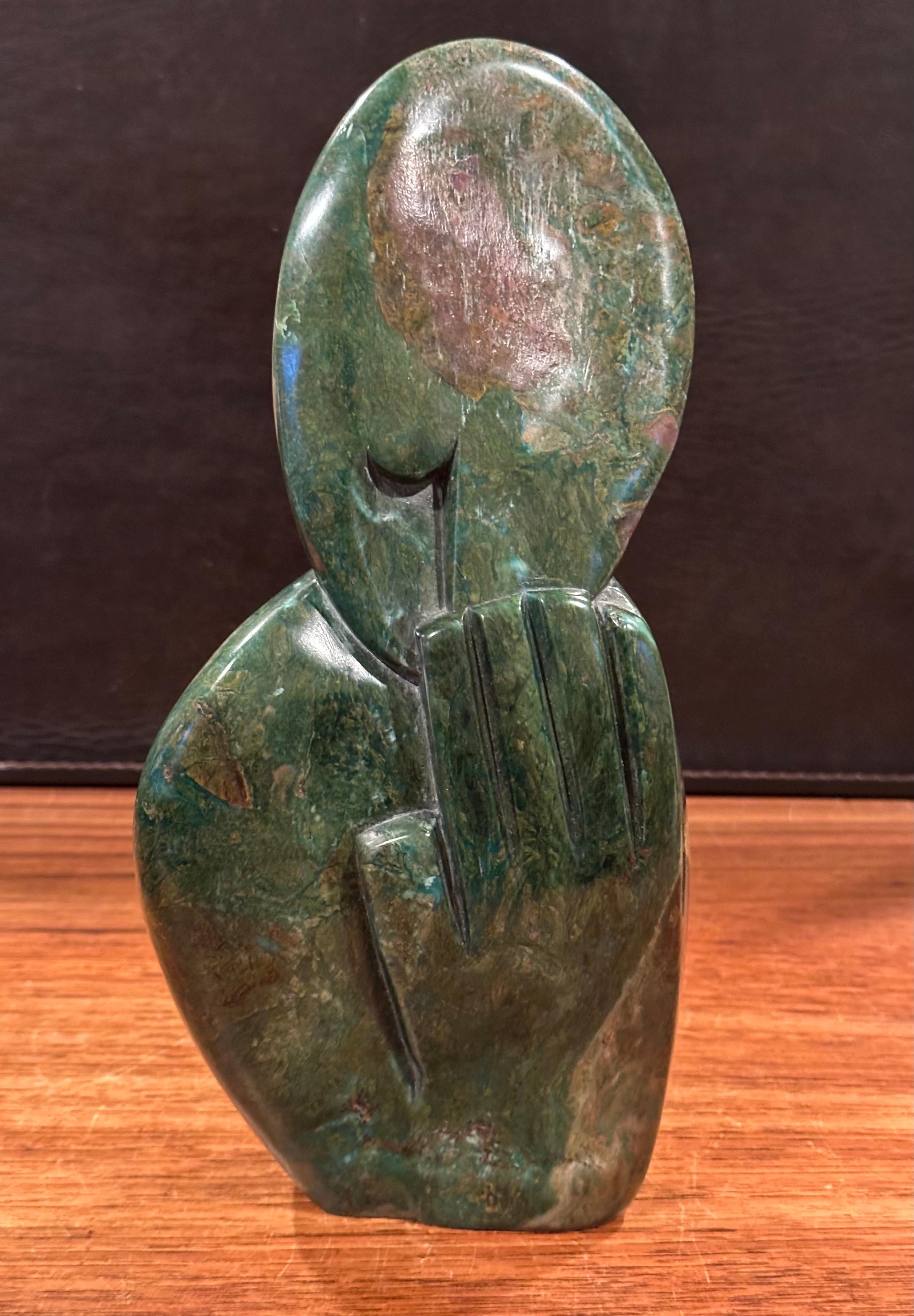 Sculpture abstraite en marbre africain par Ernest Chiwaridzo en vente 4