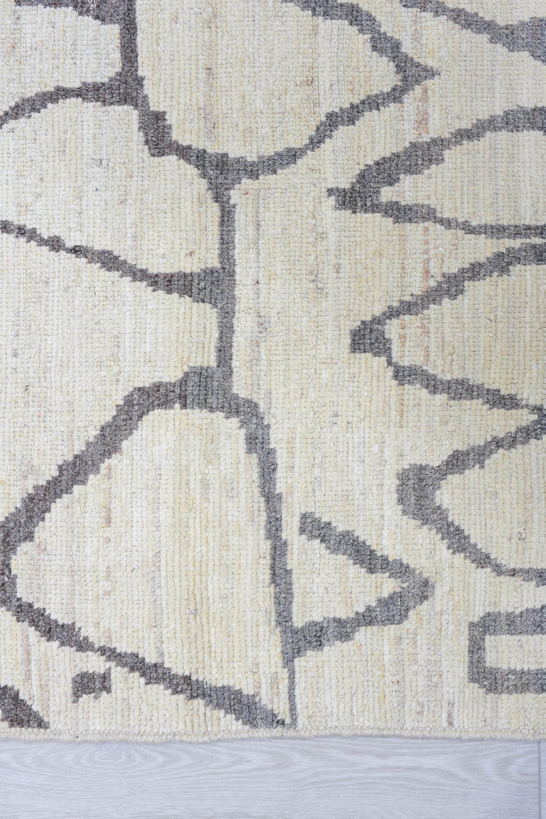 Abstrakter, vom Art déco inspirierter Stahl auf Winterweißem Tulu im Zustand „Hervorragend“ im Angebot in New York, NY