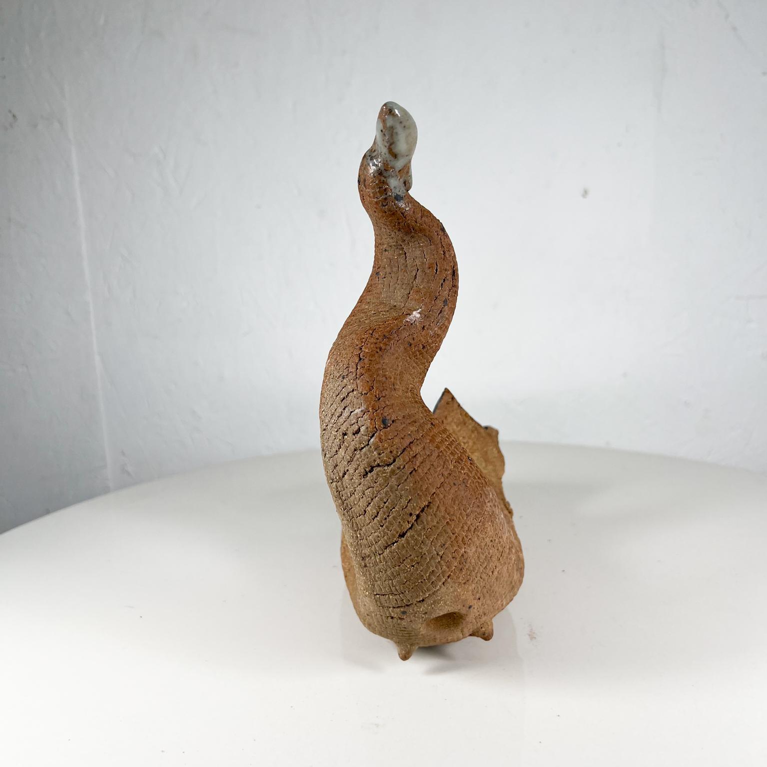  Texturierte Horn-Skulptur aus Keramik der Moderne der abstrakten Kunst im Zustand „Gut“ im Angebot in Chula Vista, CA