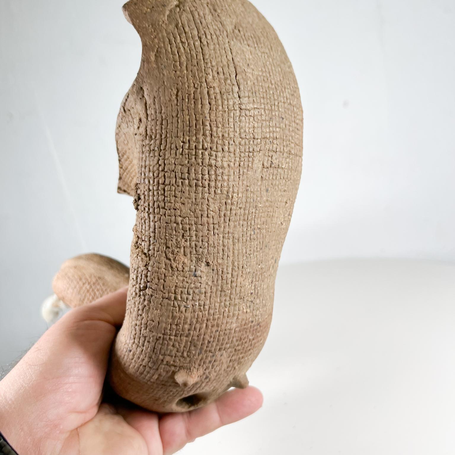  Texturierte Horn-Skulptur aus Keramik der Moderne der abstrakten Kunst im Angebot 1
