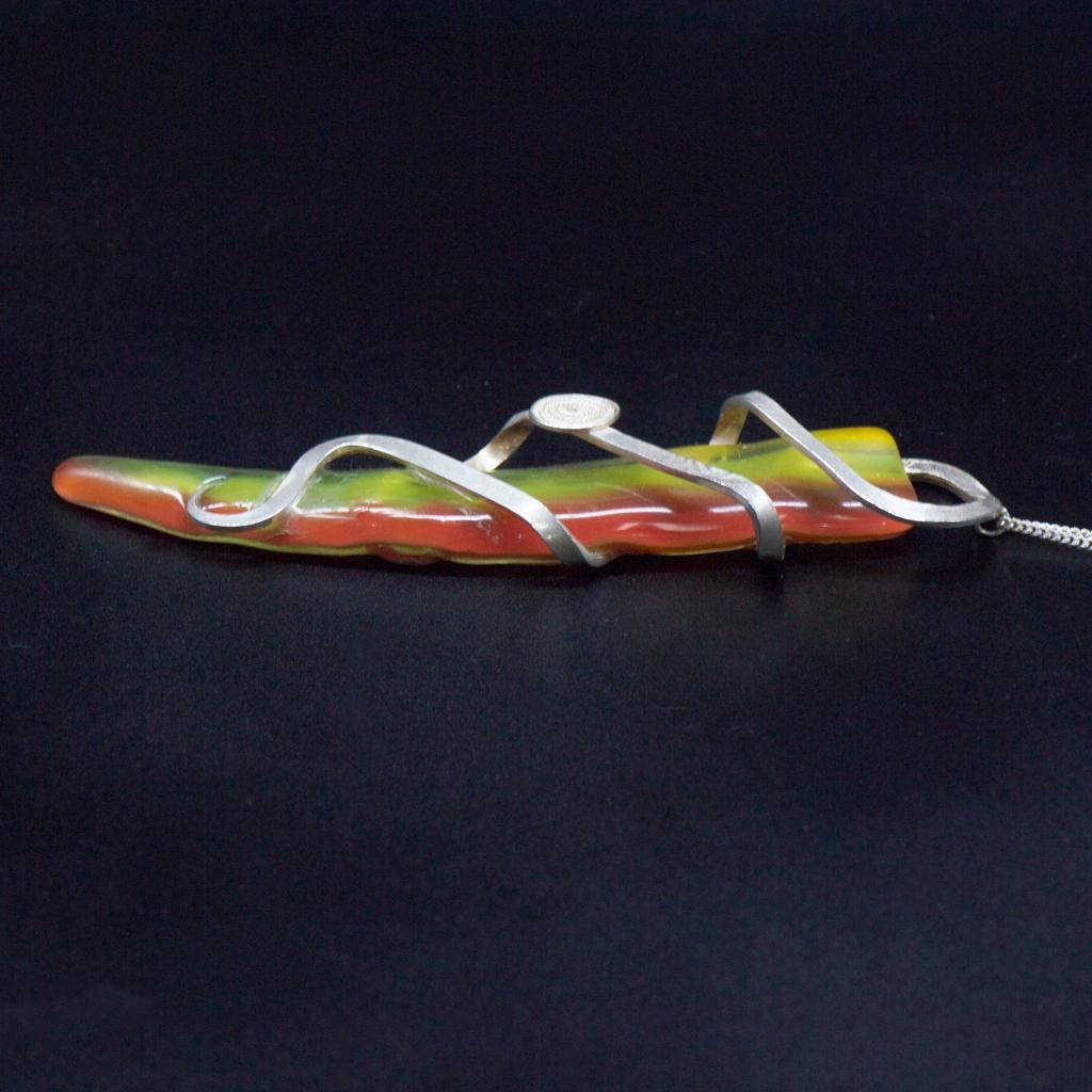 Abstract Art Nouveau Organic Silver Tri-Coloured Glass & Filigree Pendant In New Condition For Sale In L-Għarb, MT