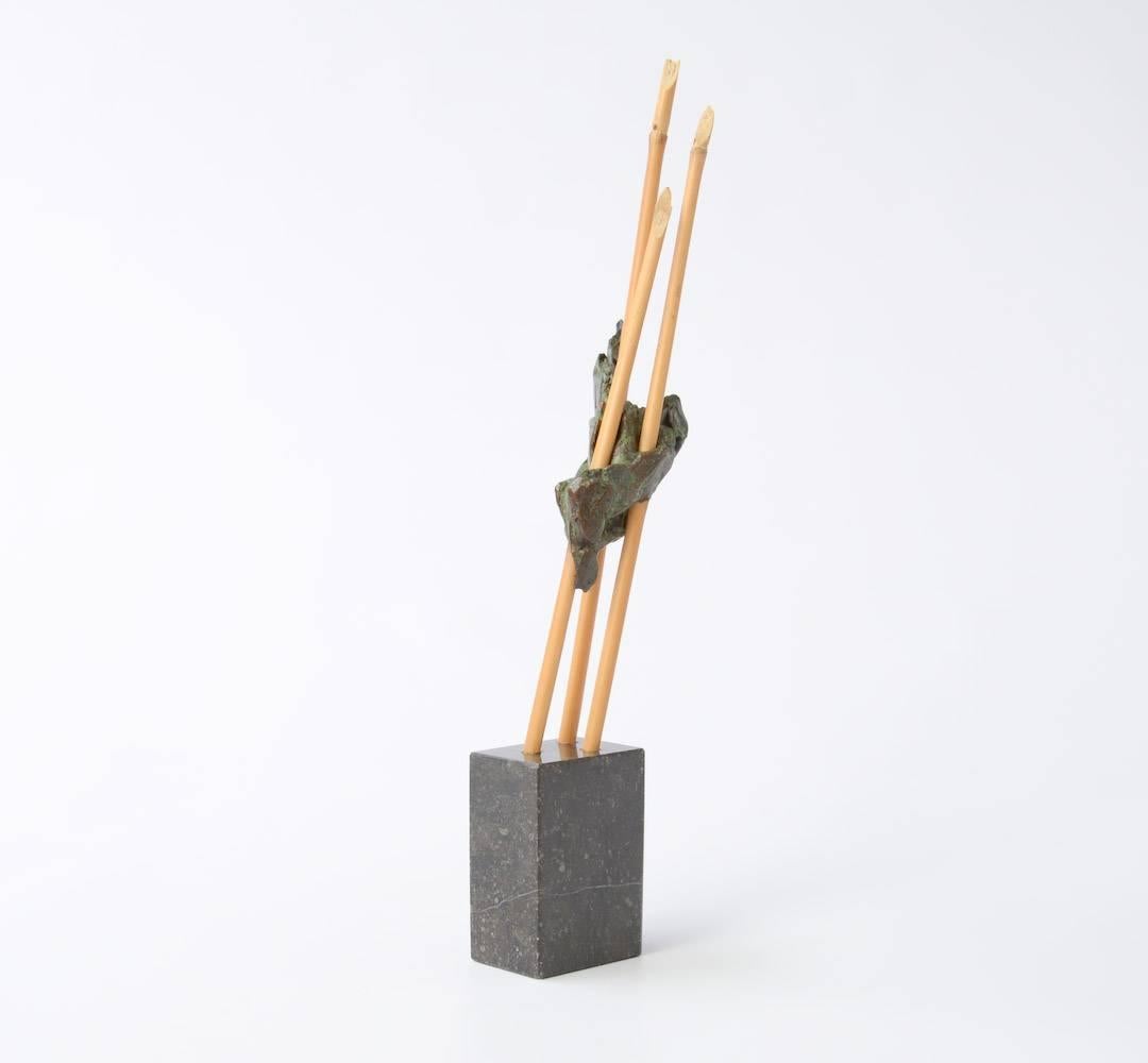 Belge Sculpture abstraite en bambou et laiton en vente