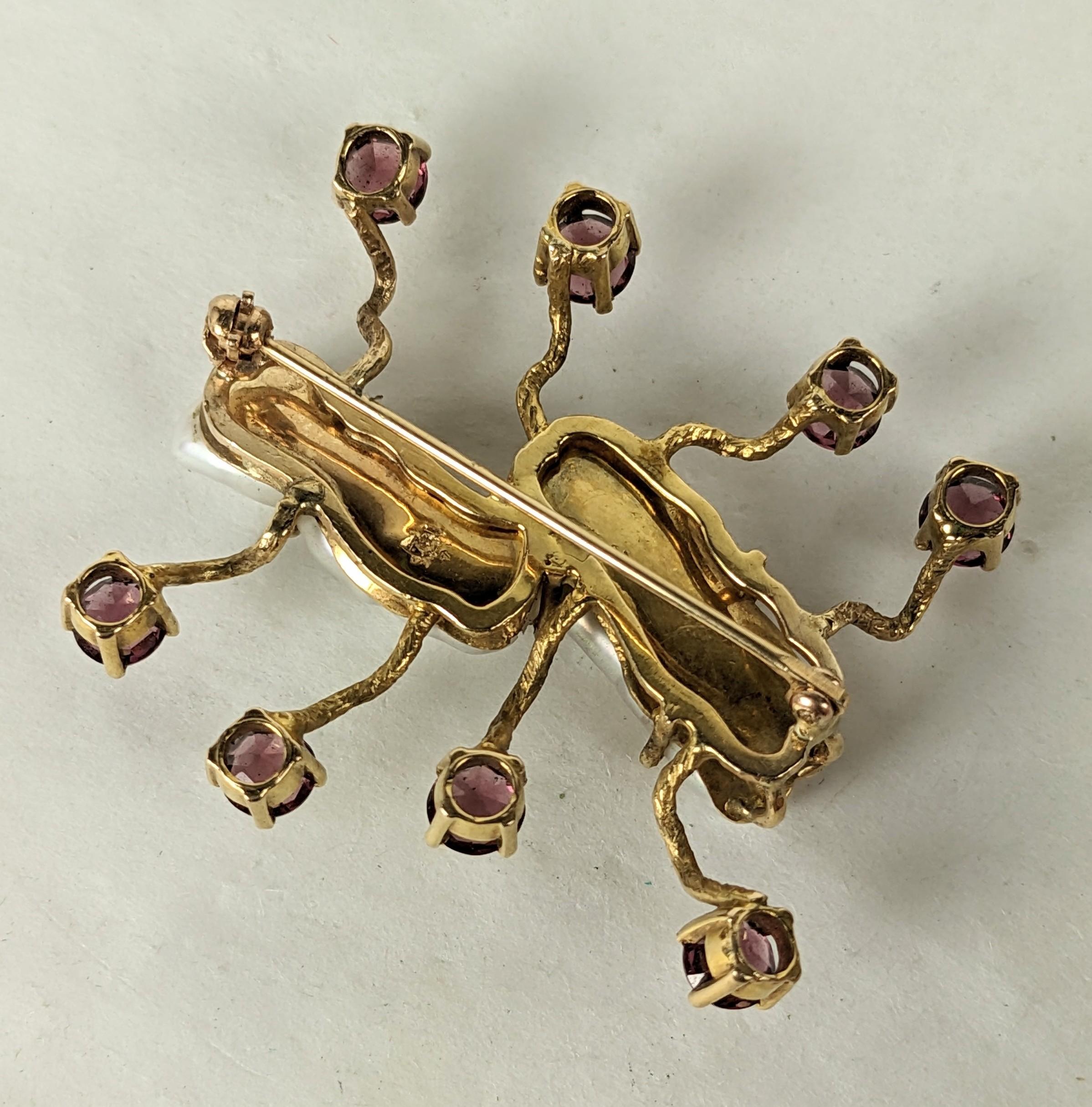 Abstract Biwa Pearl Centipede Brooch In Good Condition For Sale In New York, NY