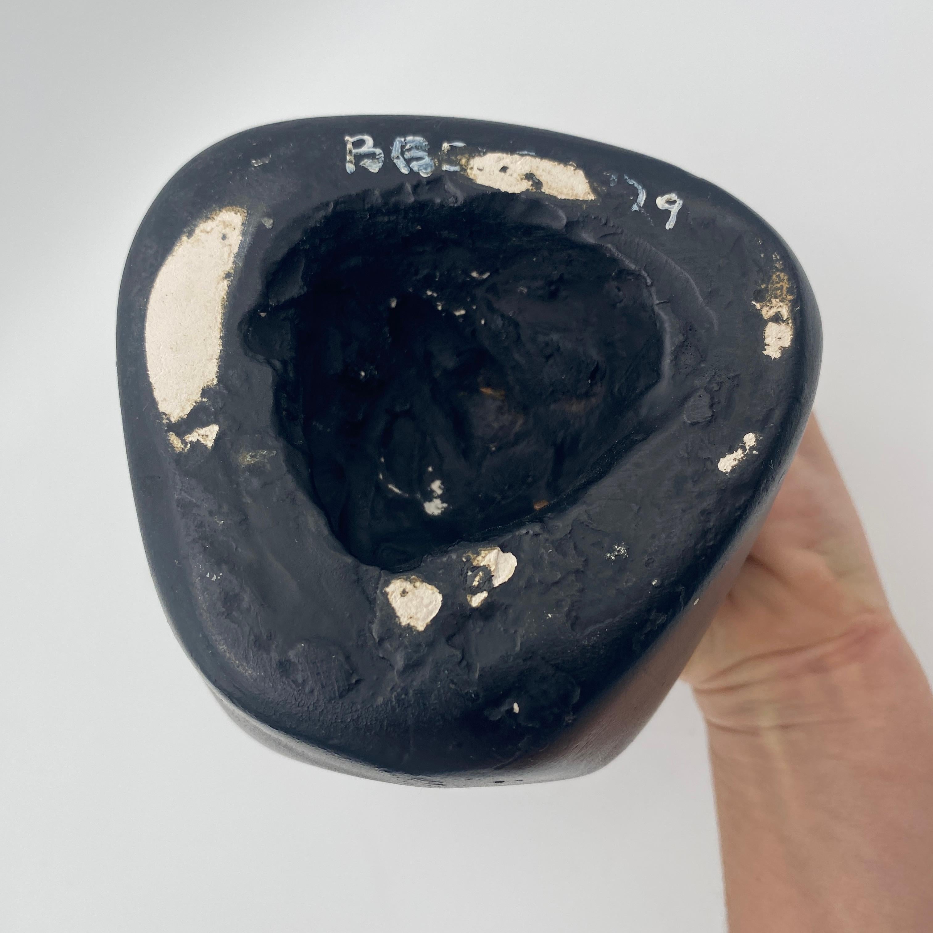 Abstract Black Ceramic Sculpture, Signed 1979 For Sale 3