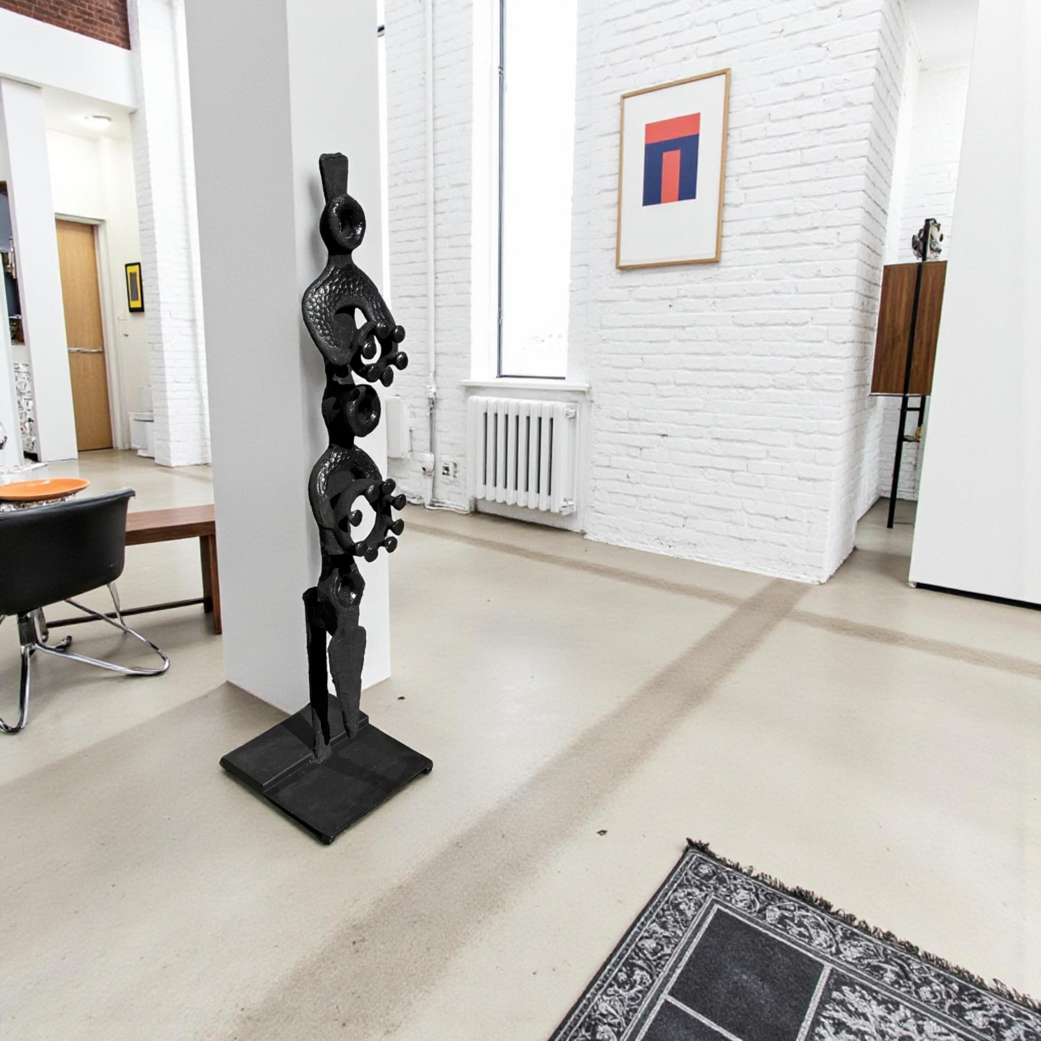 Abstract black steel patinated sculpture by the designer Michel Froment, 2025 (Primitiv) im Angebot