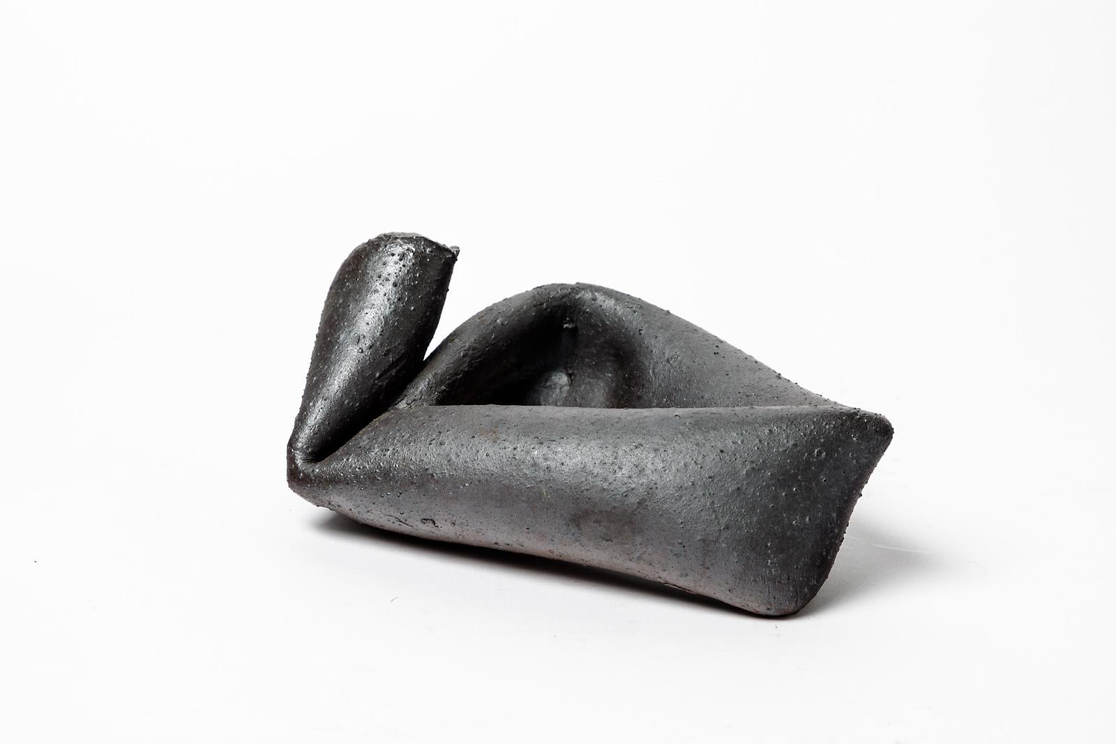 Français Sculpture abstraite en céramique de grès noir de Joelle Deroubaix, vers 1980 en vente