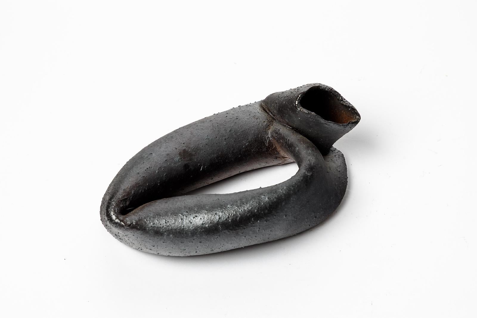 Abstract Black Stoneware Ceramic Sculpture by Joelle Deroubaix, circa 1980 In Excellent Condition For Sale In Neuilly-en- sancerre, FR