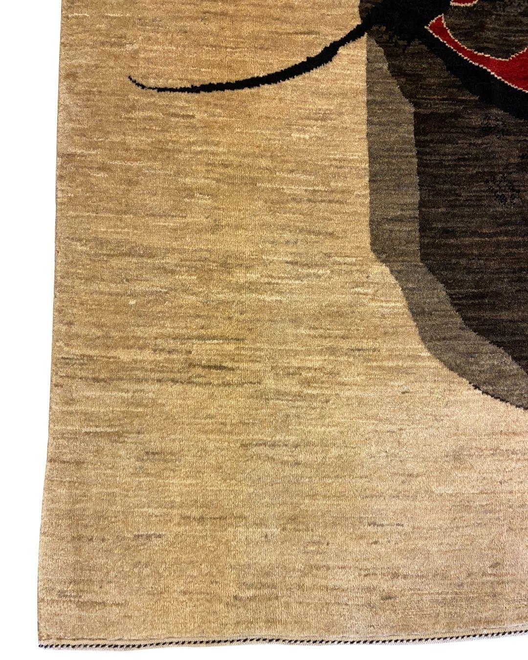 Tintura vegetale Tappeto persiano astratto nero, marrone e rosso con design calligrafico moderno, 4' x 6' in vendita
