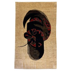Tapis persan abstrait noir, havane et rouge à motif de calligraphie moderne, 4' x 6'.