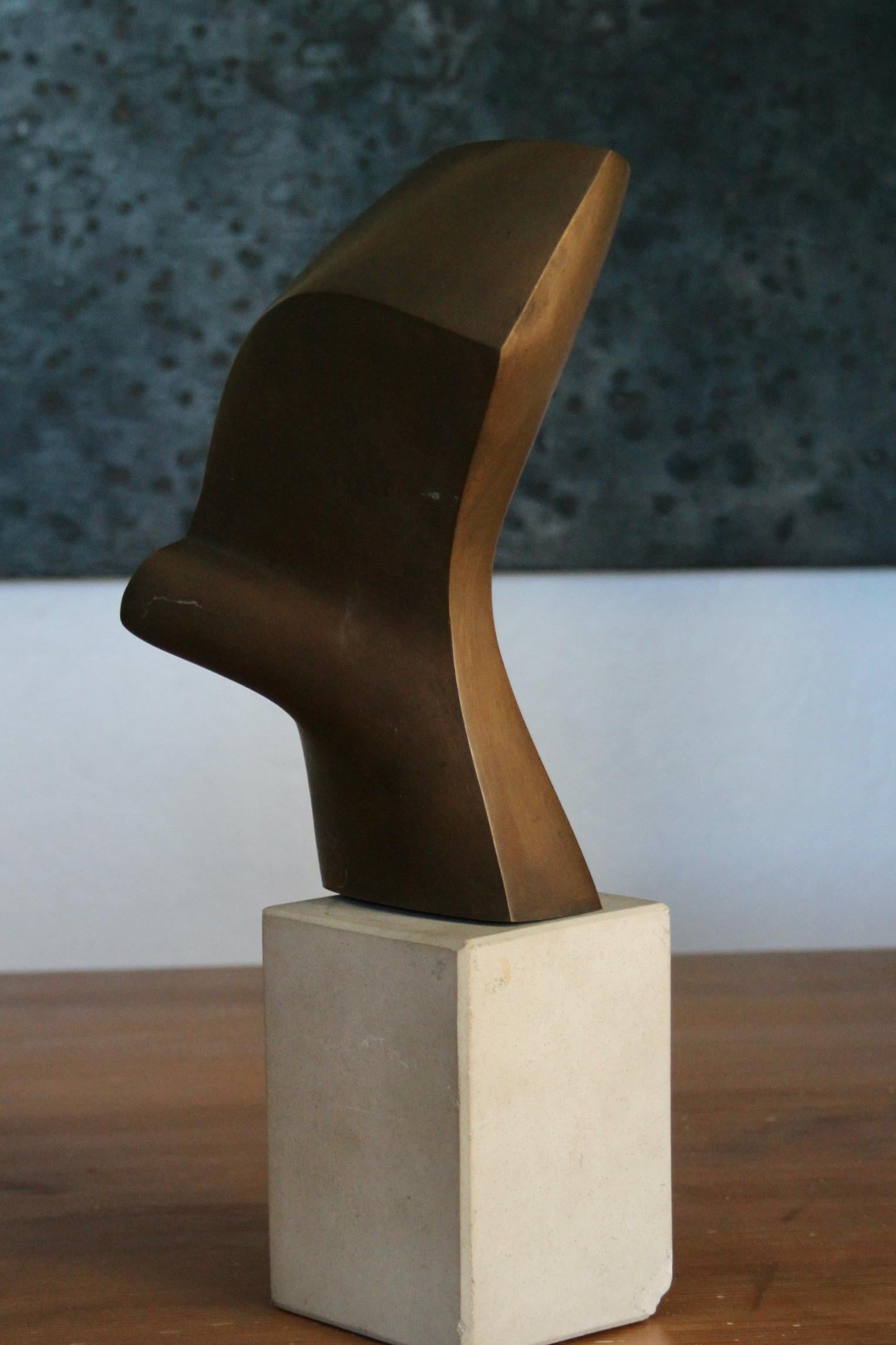Scultura astratta in bronzo e marmo 1