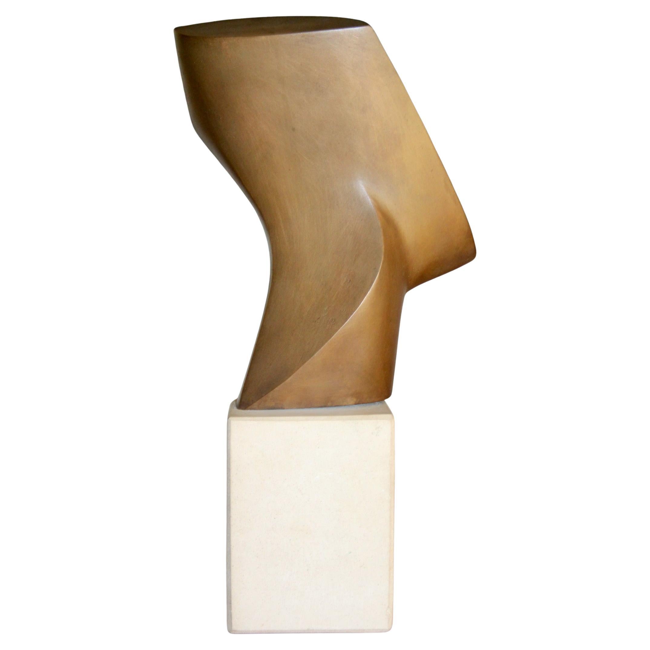 Scultura astratta in bronzo e marmo