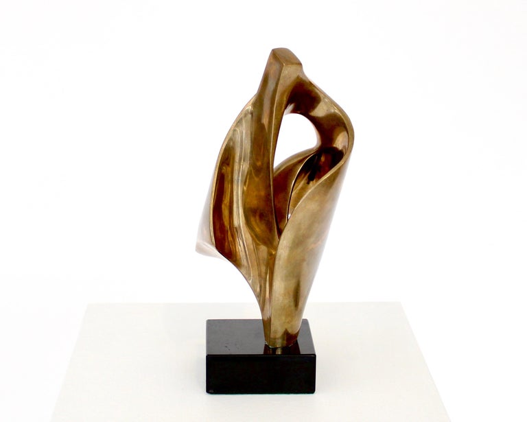 Abstract Bronze Sculpture Attributed to Artist Alicia Penalba  In Good Condition For Sale In Chicago, IL