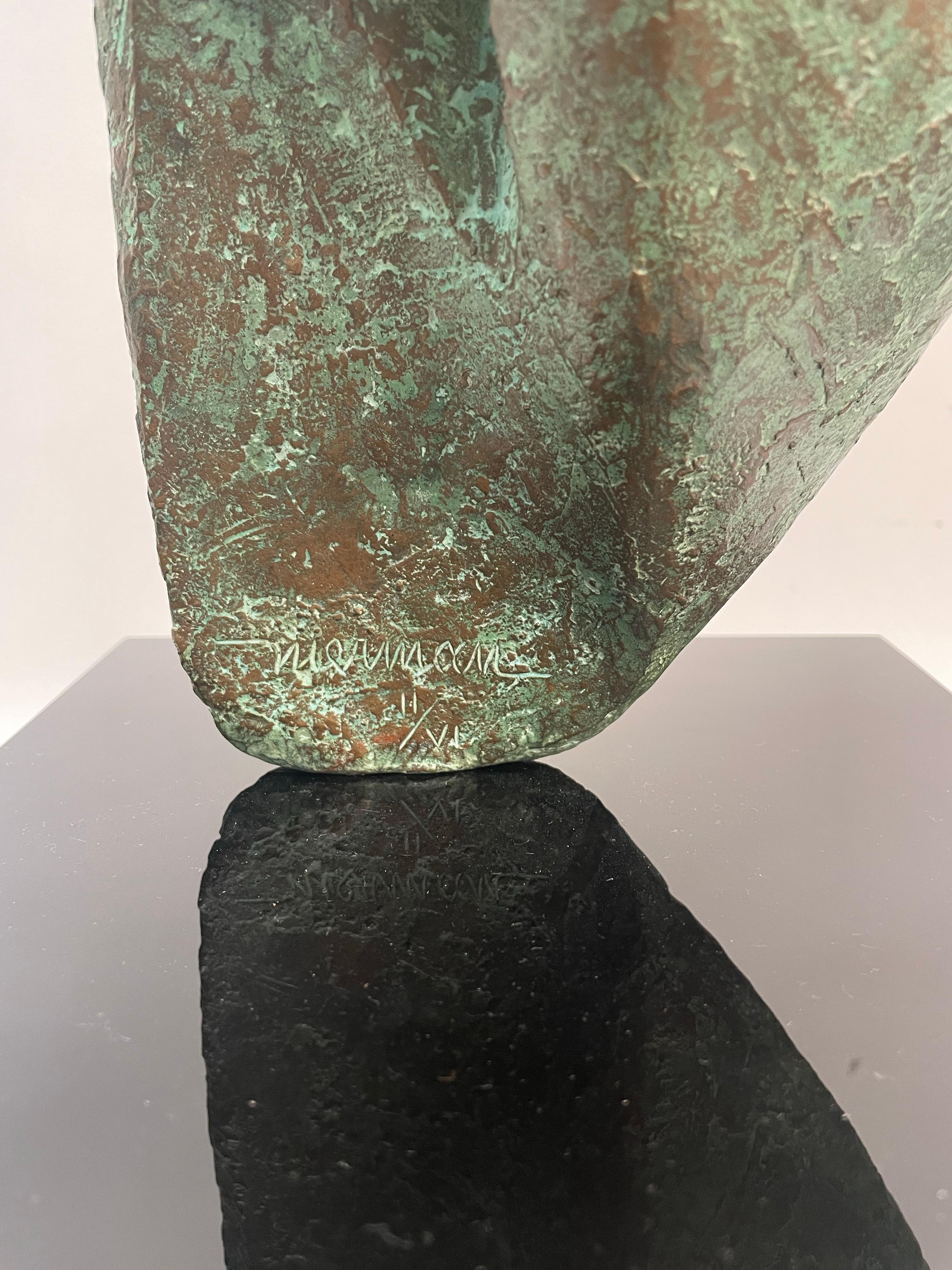 Escultura abstracta en bronce de Leonardo Nierman en venta 8