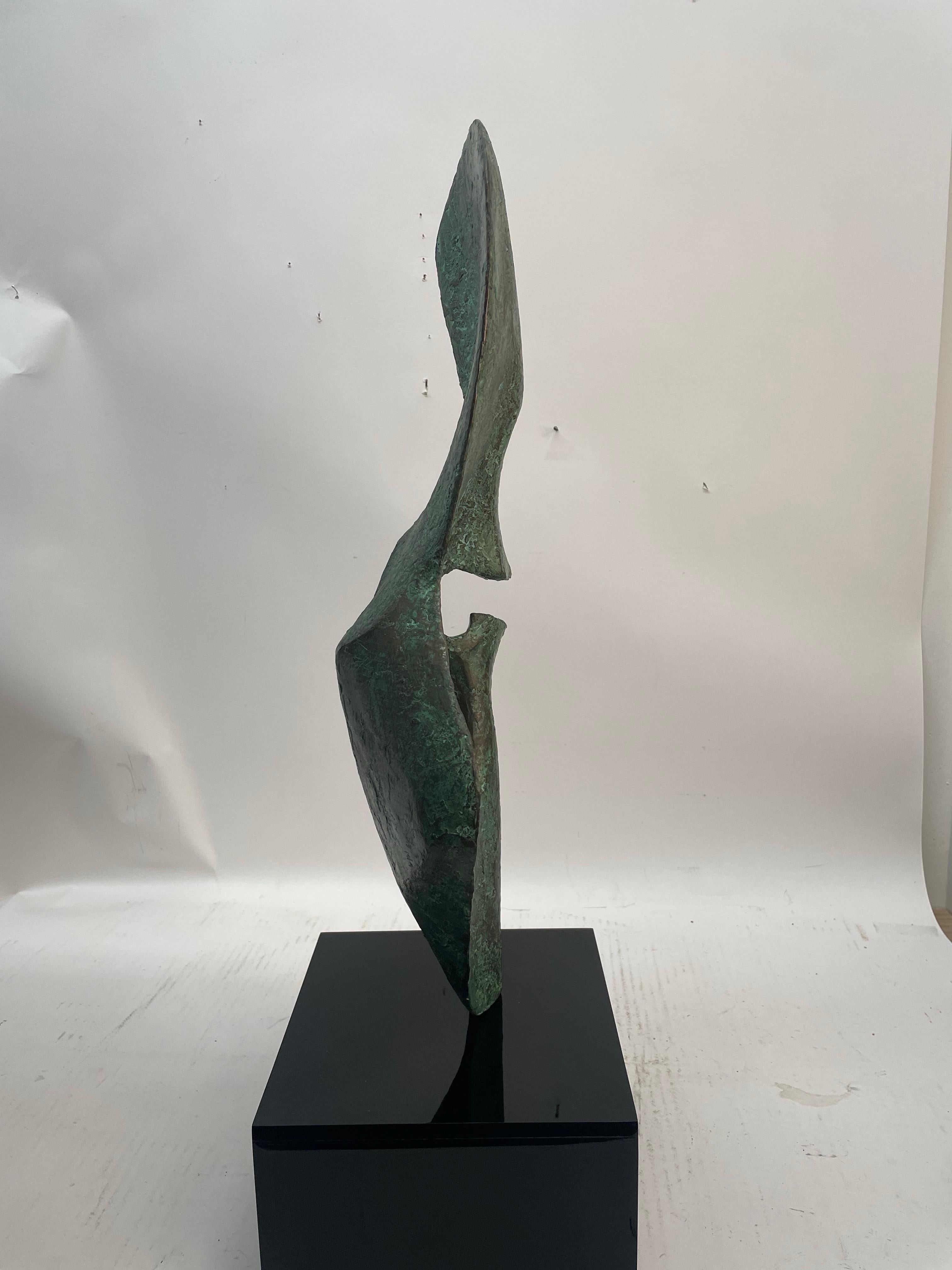 Escultura abstracta en bronce de Leonardo Nierman en venta 2