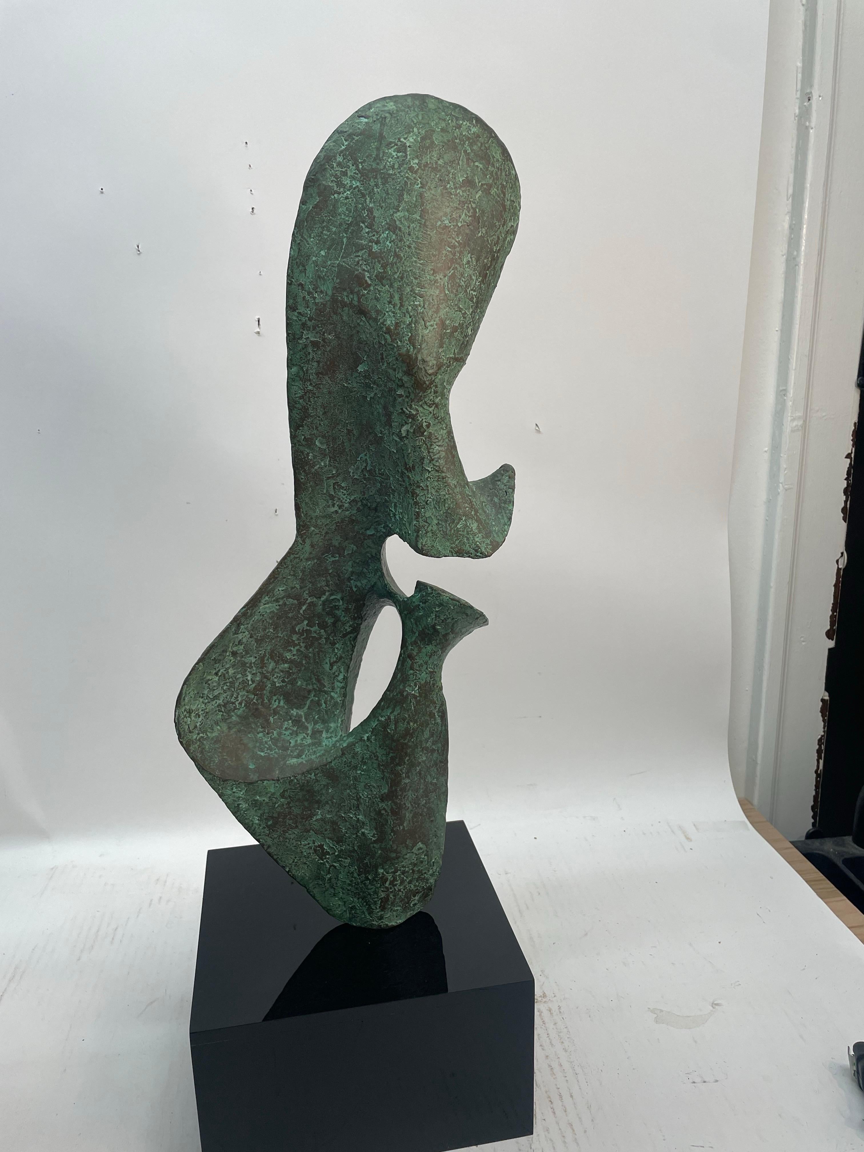 Escultura abstracta en bronce de Leonardo Nierman en venta 3